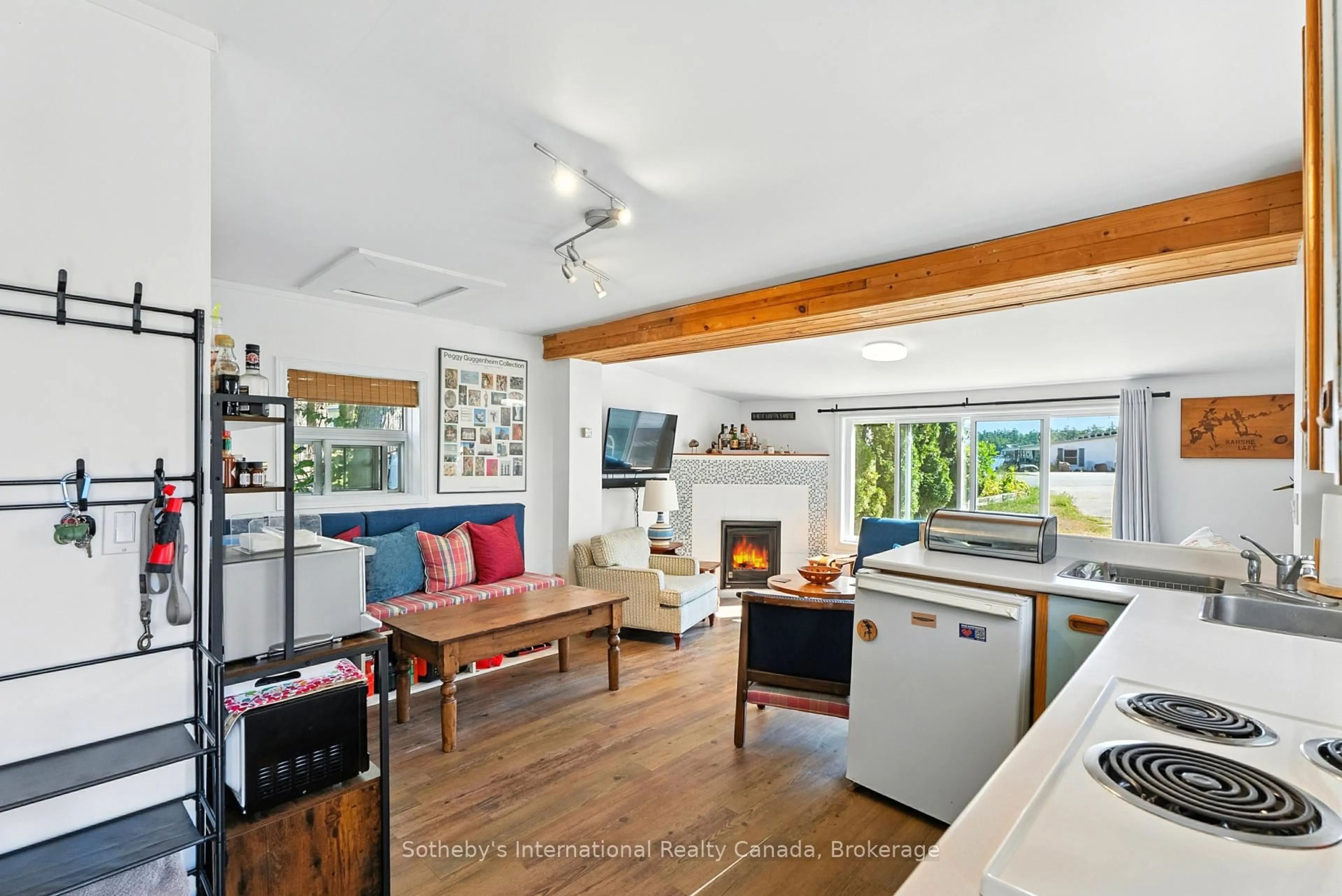Open concept kitchen, unknown for 1118 South Kahshe Lake Rd, Gravenhurst Ontario P1P 1G0