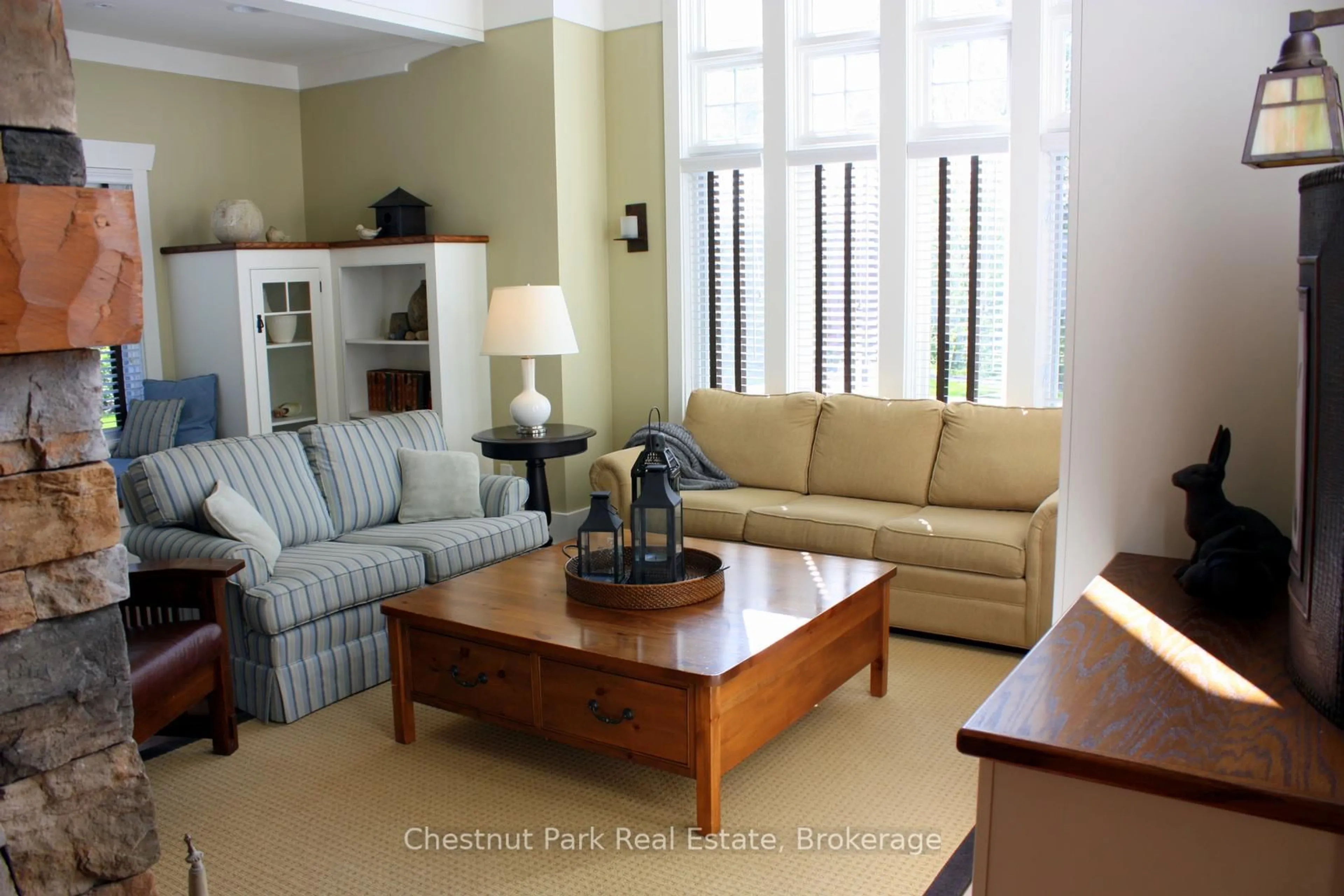 Living room with furniture, ceramic/tile floor for 1020 BIRCH GLEN MAPLE COTTAGE WEEK 9 Rd, Lake of Bays Ontario P0B 1A0