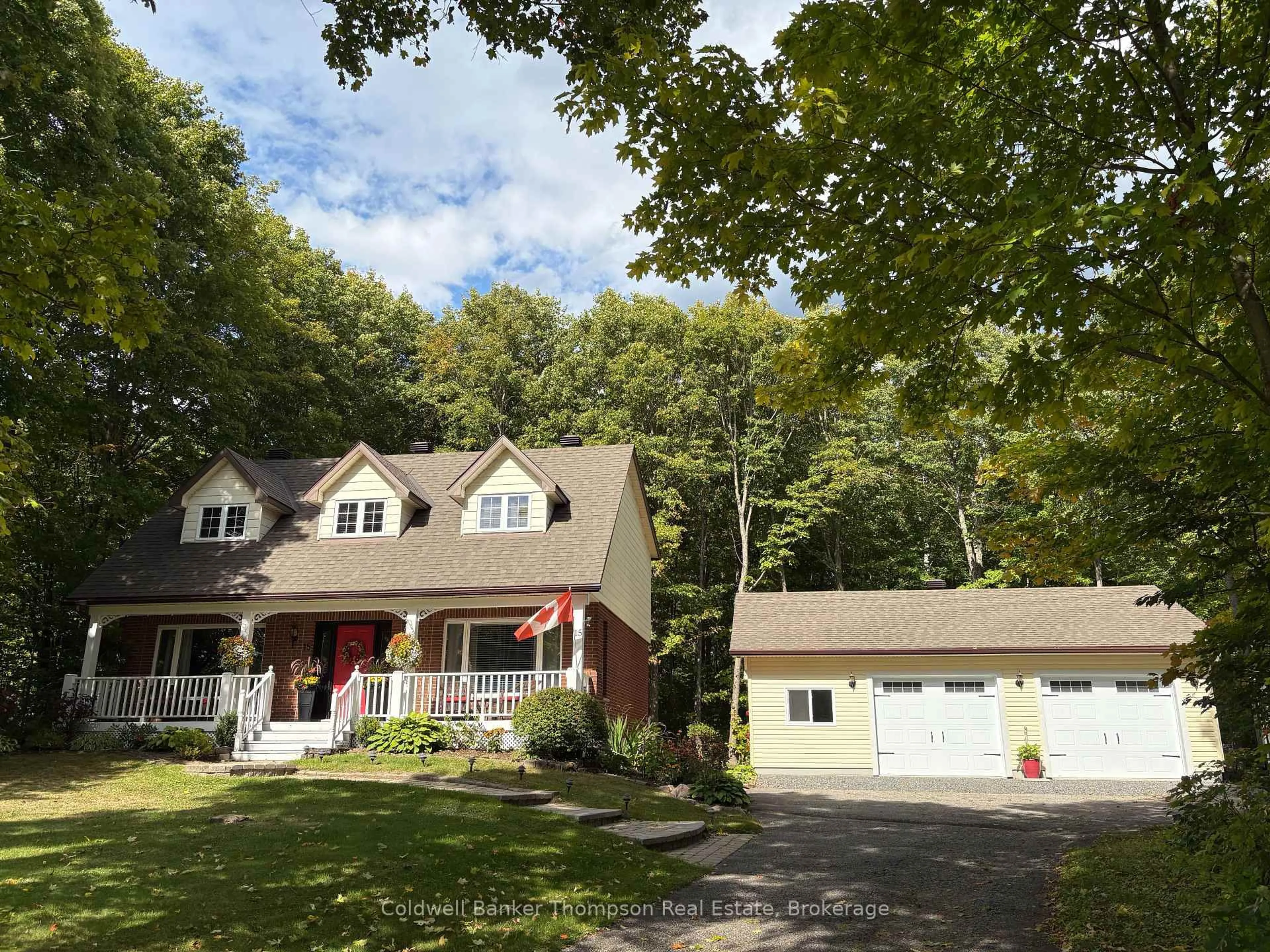 Home with vinyl exterior material, street for 15 Birchwood Dr, Sundridge Ontario P0A 1Z0
