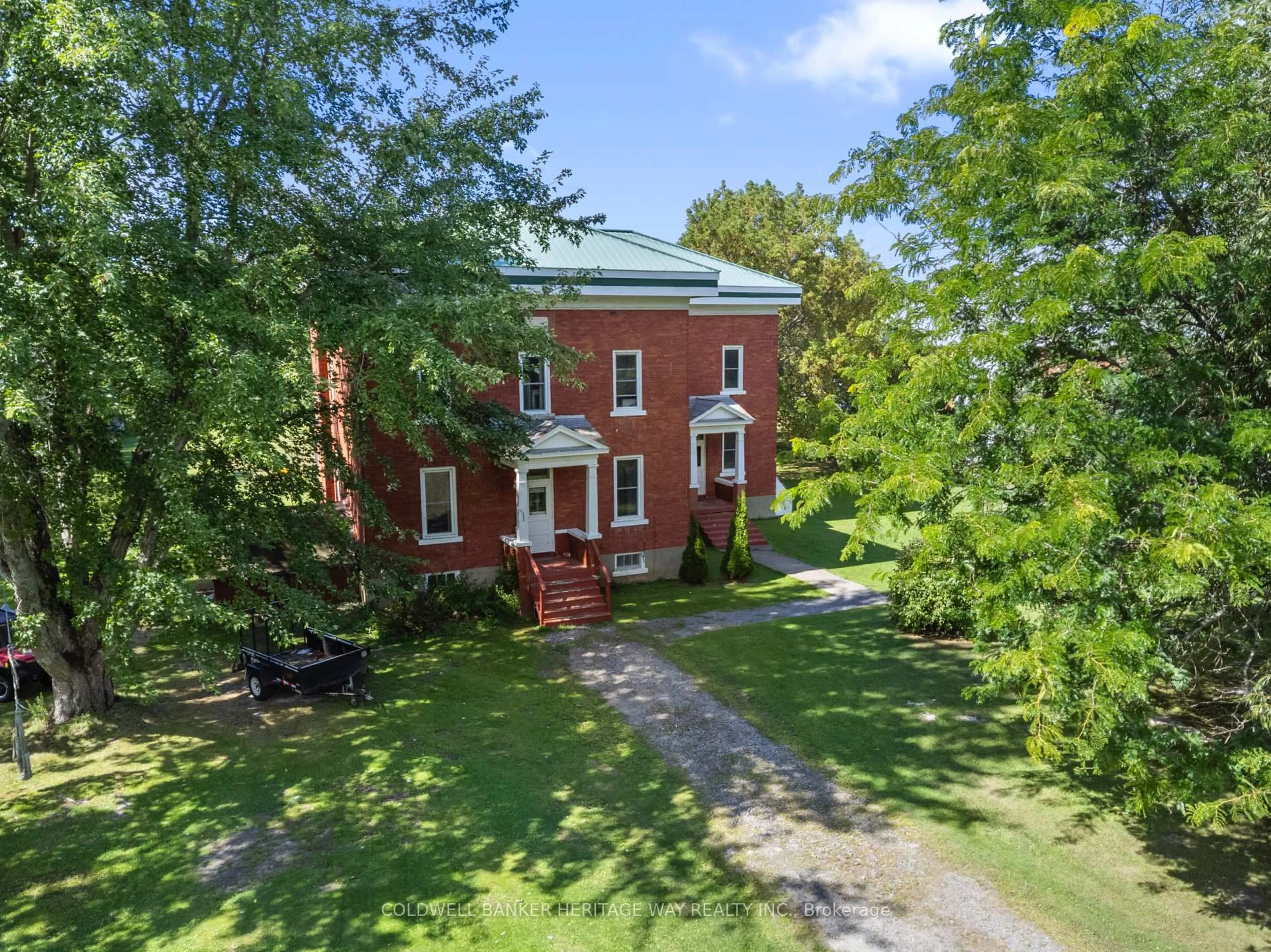A pic from outside/outdoor area/front of a property/back of a property/a pic from drone, unknown for 391 Mount St-Patrick Rd, Renfrew Ontario K7V 3Z7