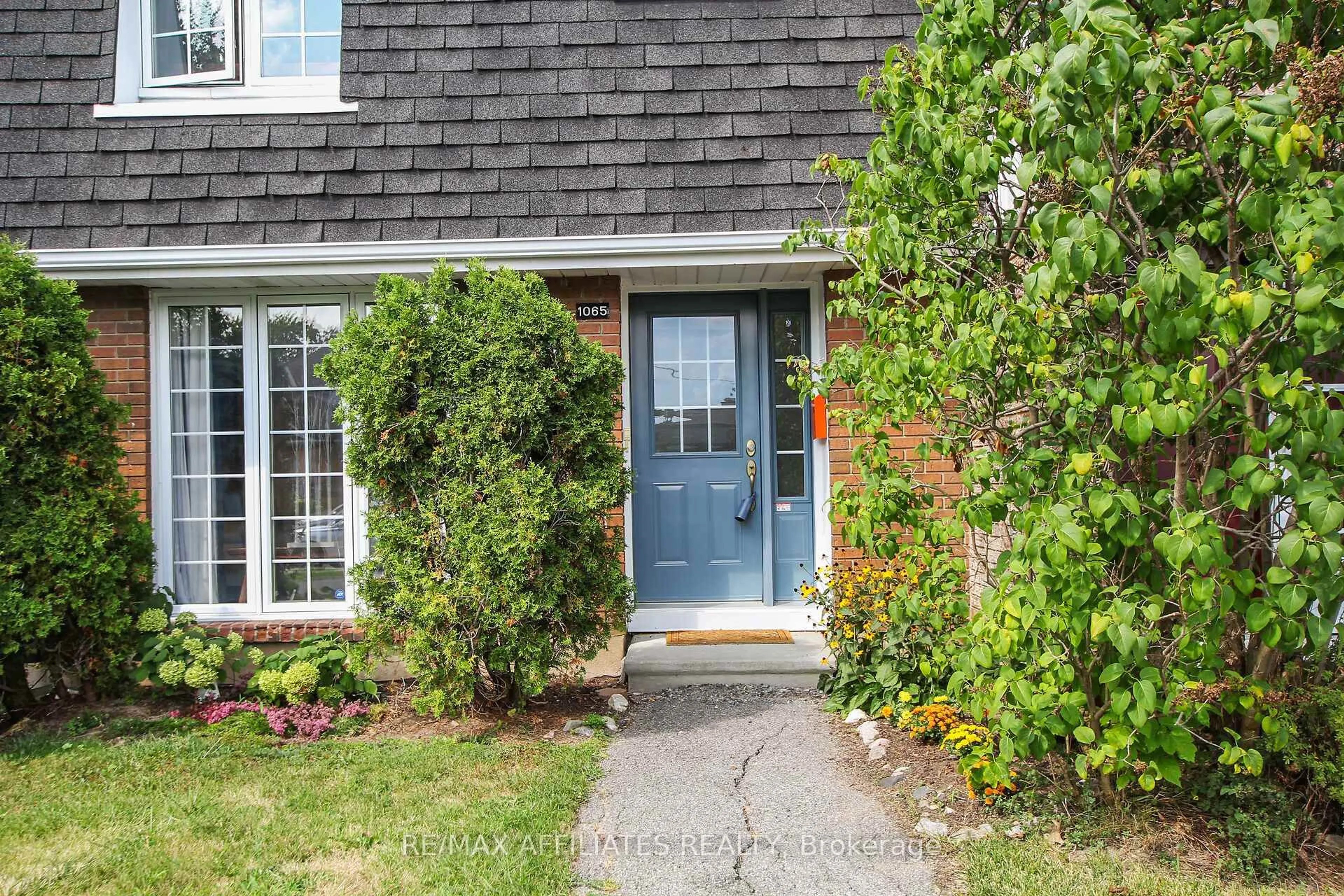 Unknown for 1065 Meadowlands Dr, Ottawa Ontario K2C 0K5