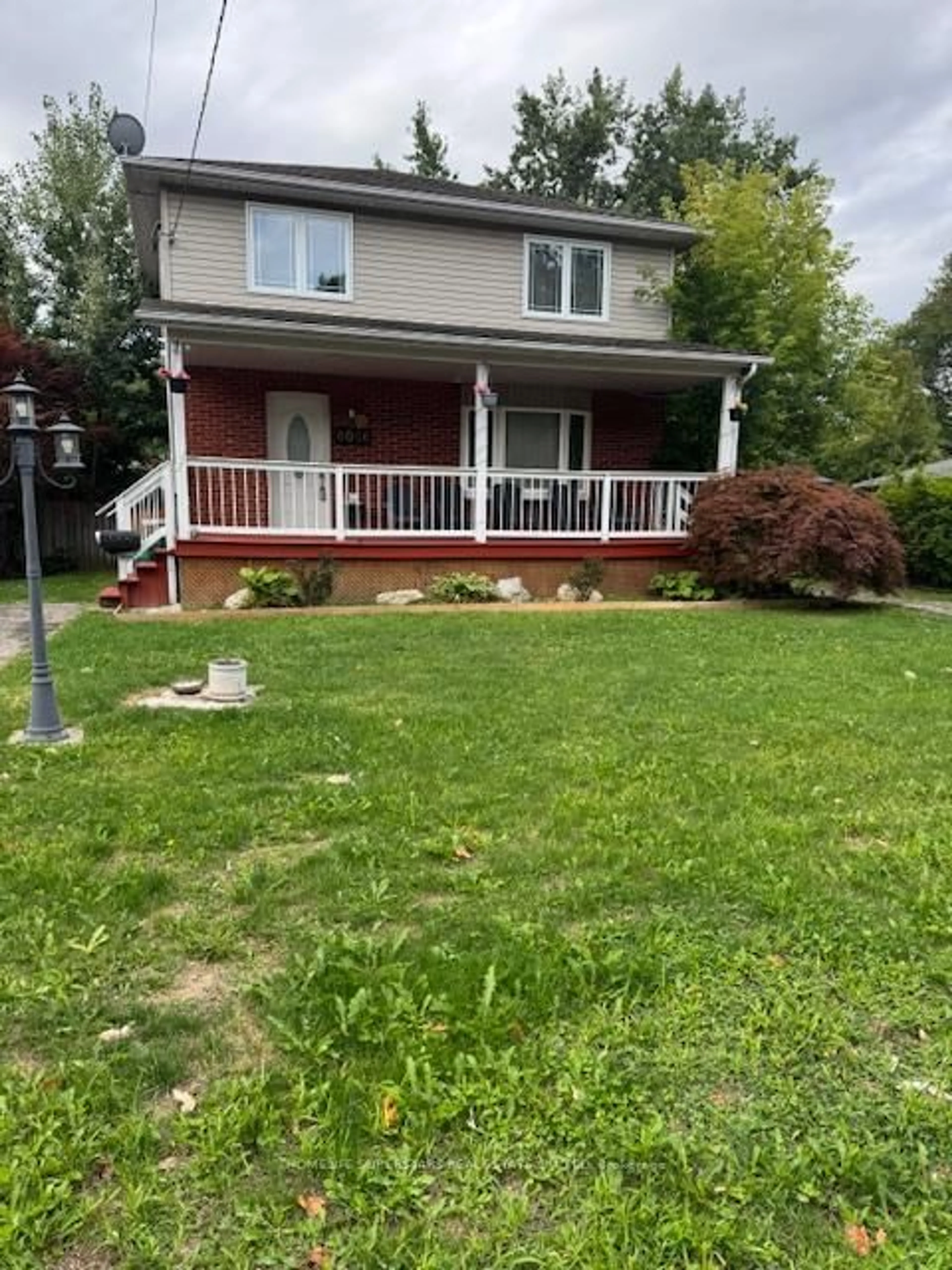 A pic from outside/outdoor area/front of a property/back of a property/a pic from drone, street for 8046 Beaverdams Rd, Niagara Falls Ontario L2H 1R8
