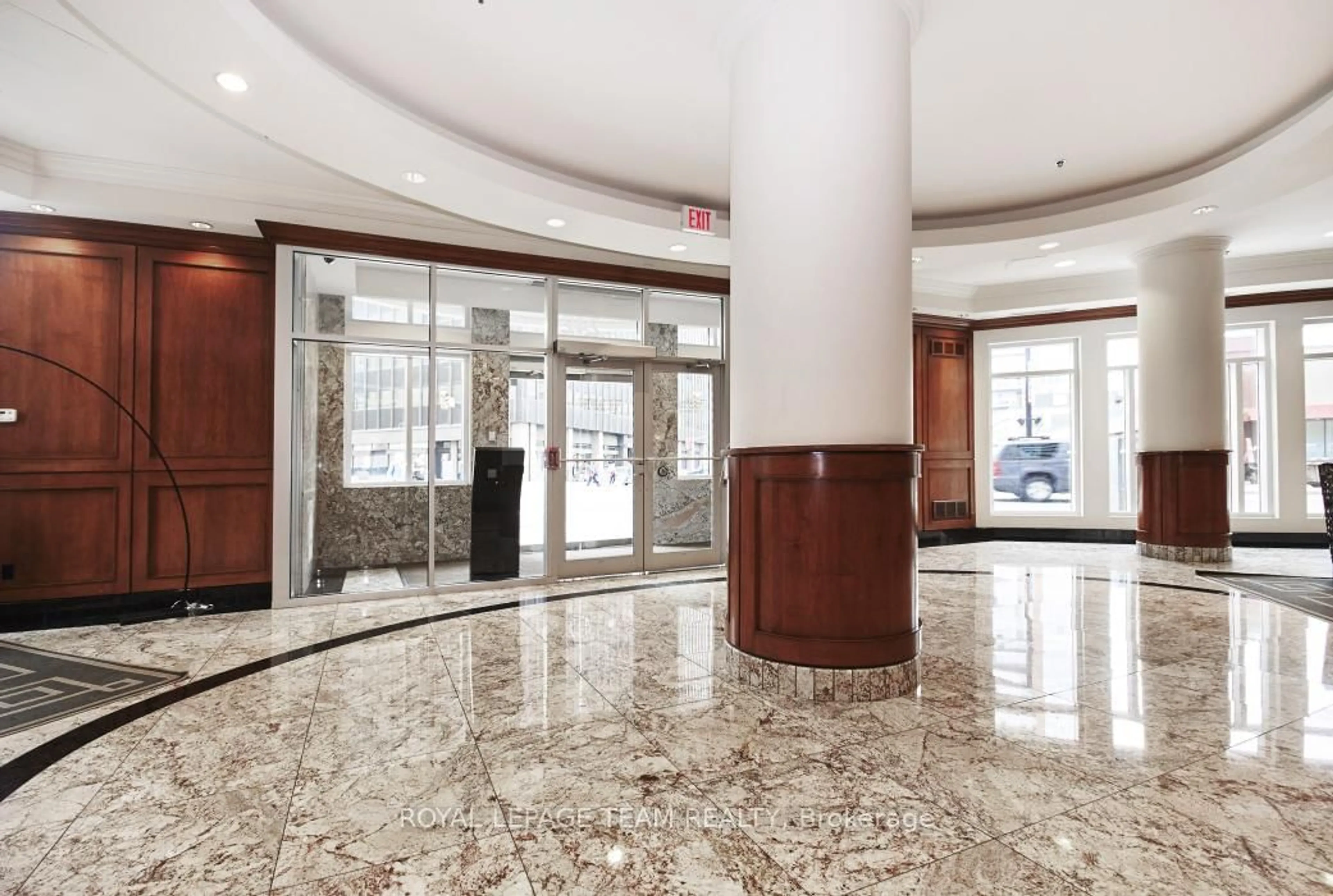 Lobby for 242 Rideau St #1303, Ottawa Ontario K1N 0B7
