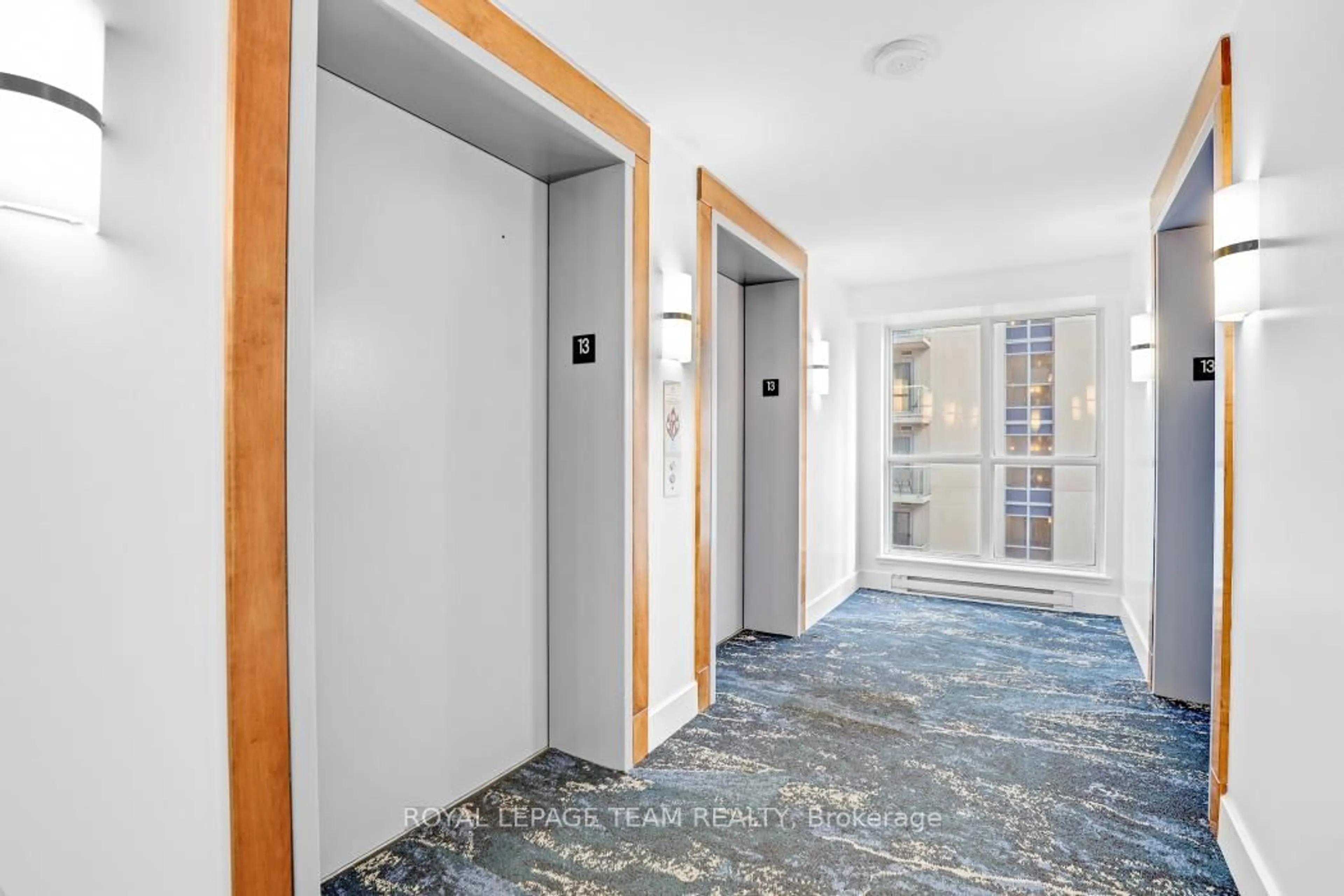 Indoor entryway for 242 Rideau St #1303, Ottawa Ontario K1N 0B7