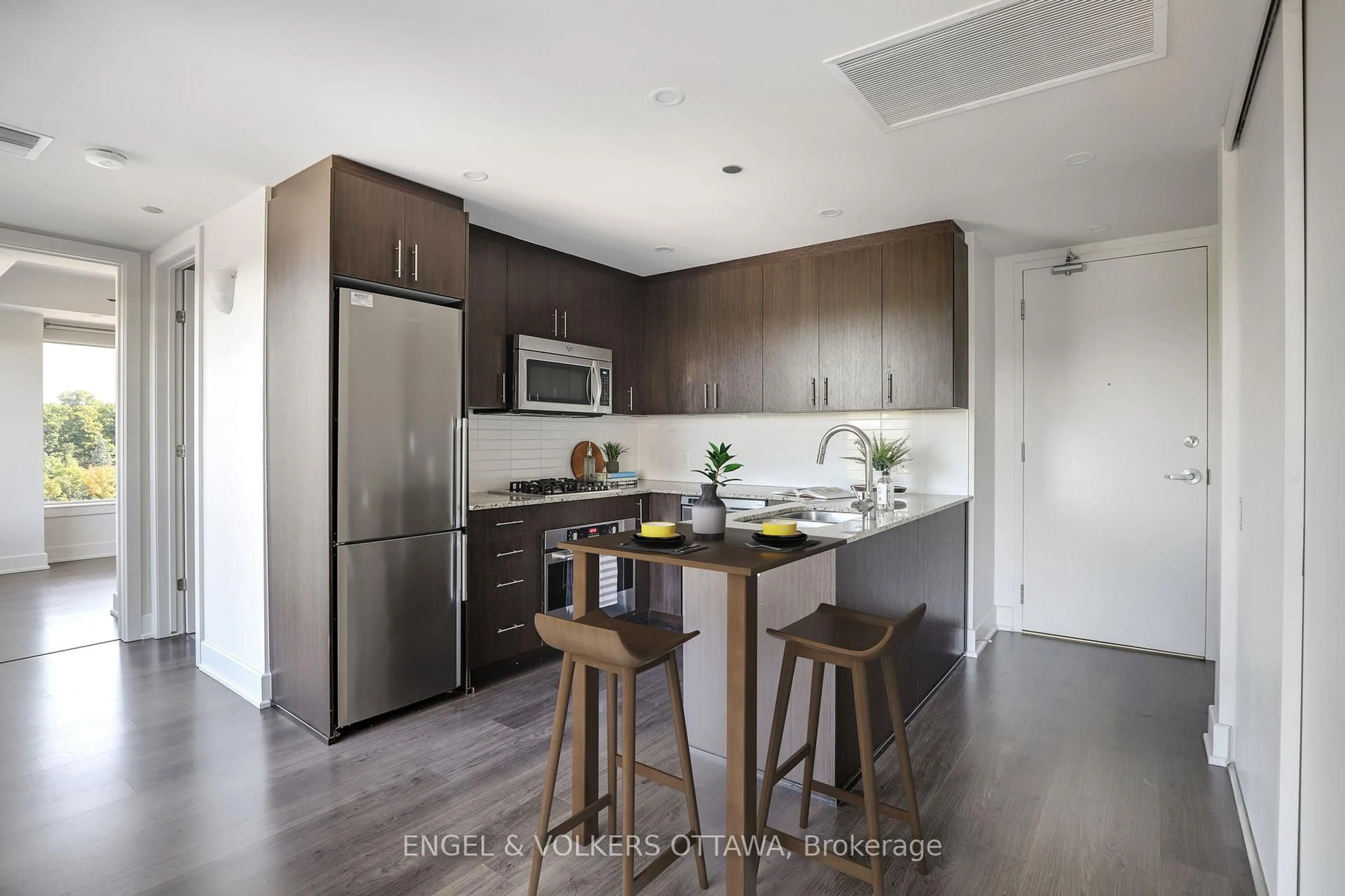 Open concept kitchen, unknown for 7 Marquette Ave #813, Ottawa Ontario K1L 8A7