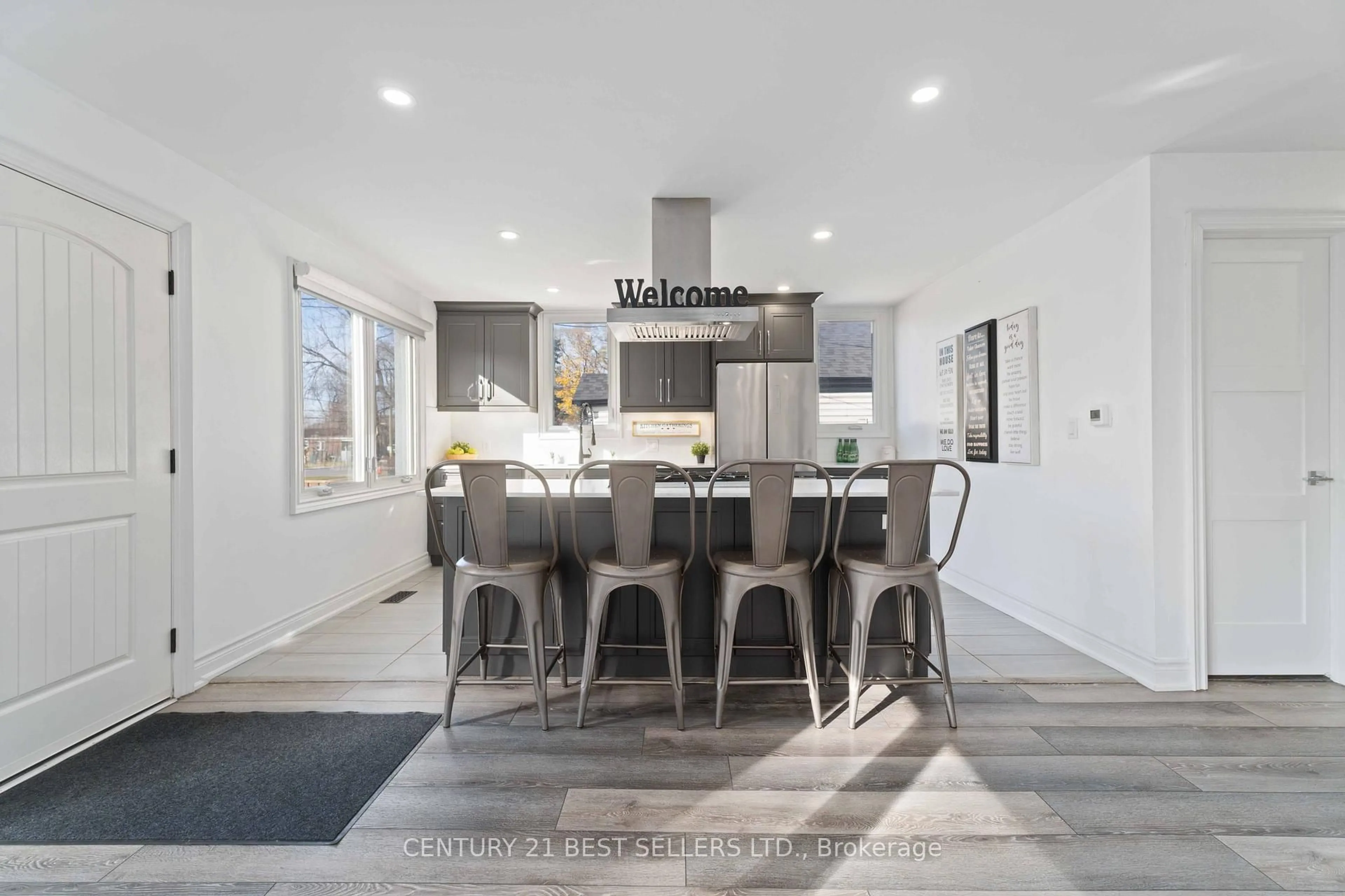 Open concept kitchen, unknown for 599 Beach Blvd, Hamilton Ontario L8H 6X8