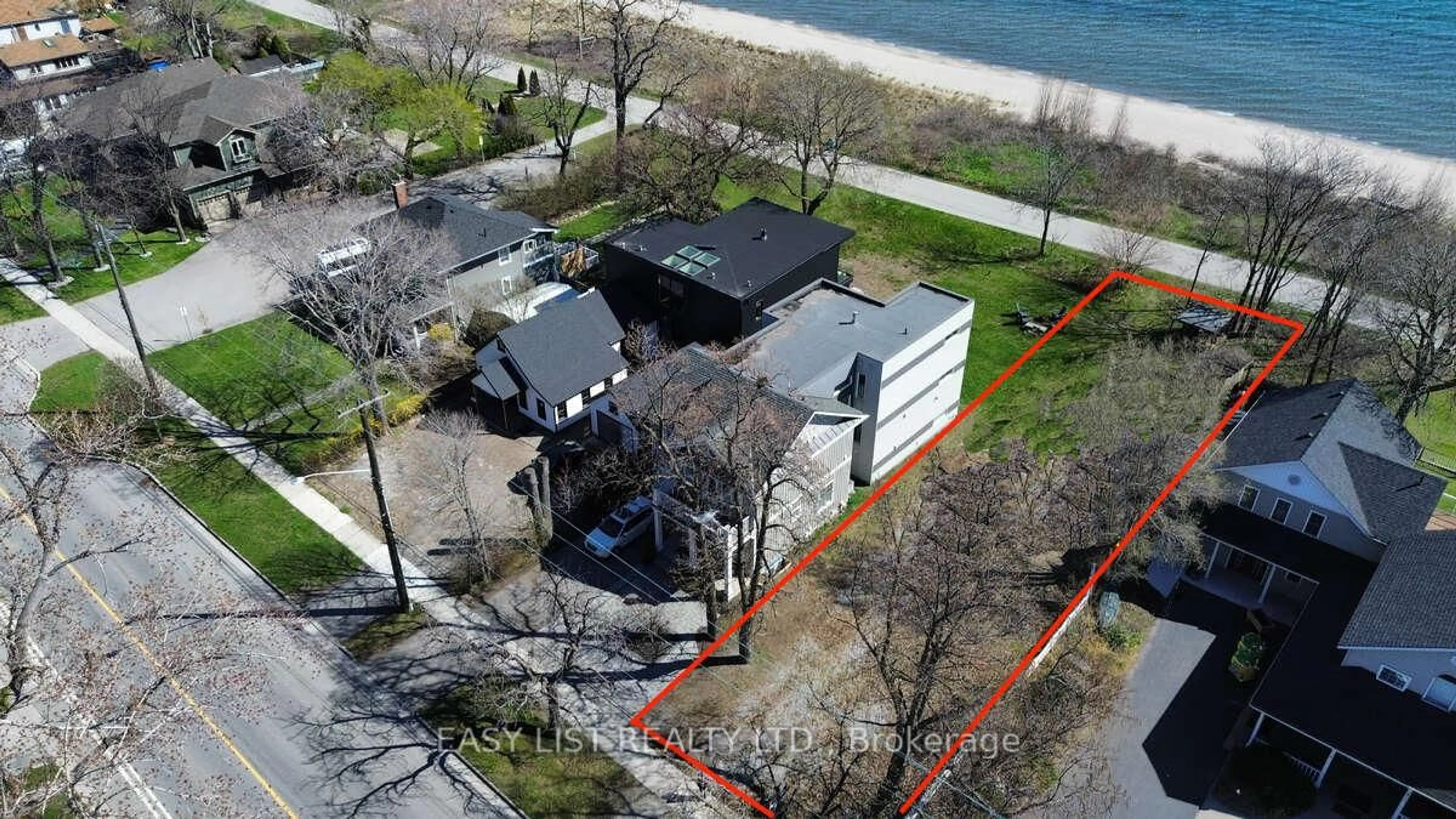 A pic from outside/outdoor area/front of a property/back of a property/a pic from drone, unknown for 971 Beach Blvd, Hamilton Ontario L8H 6Z7
