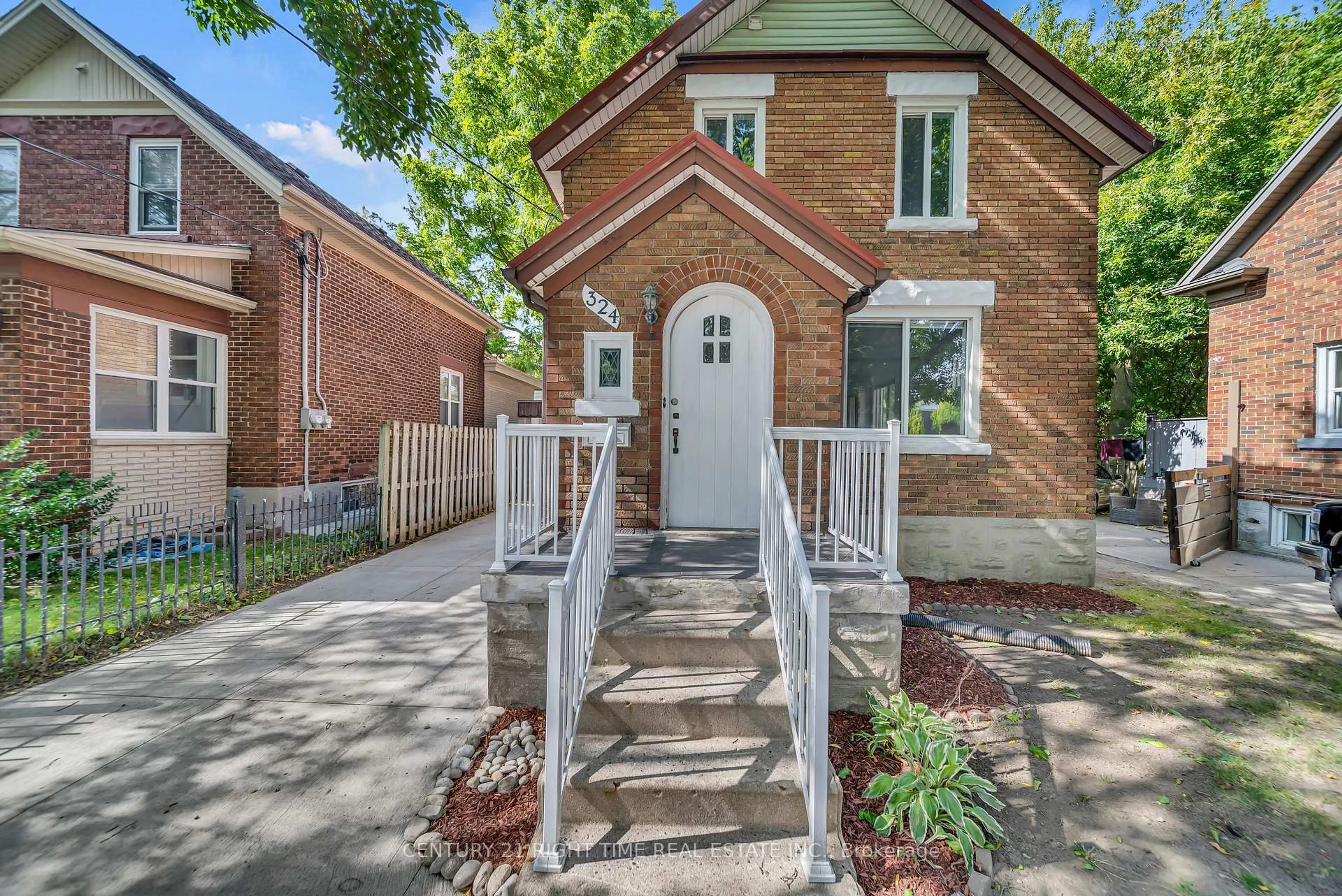 Home with brick exterior material, street for 324 VICTORIA St, Kitchener Ontario N2M 3A3