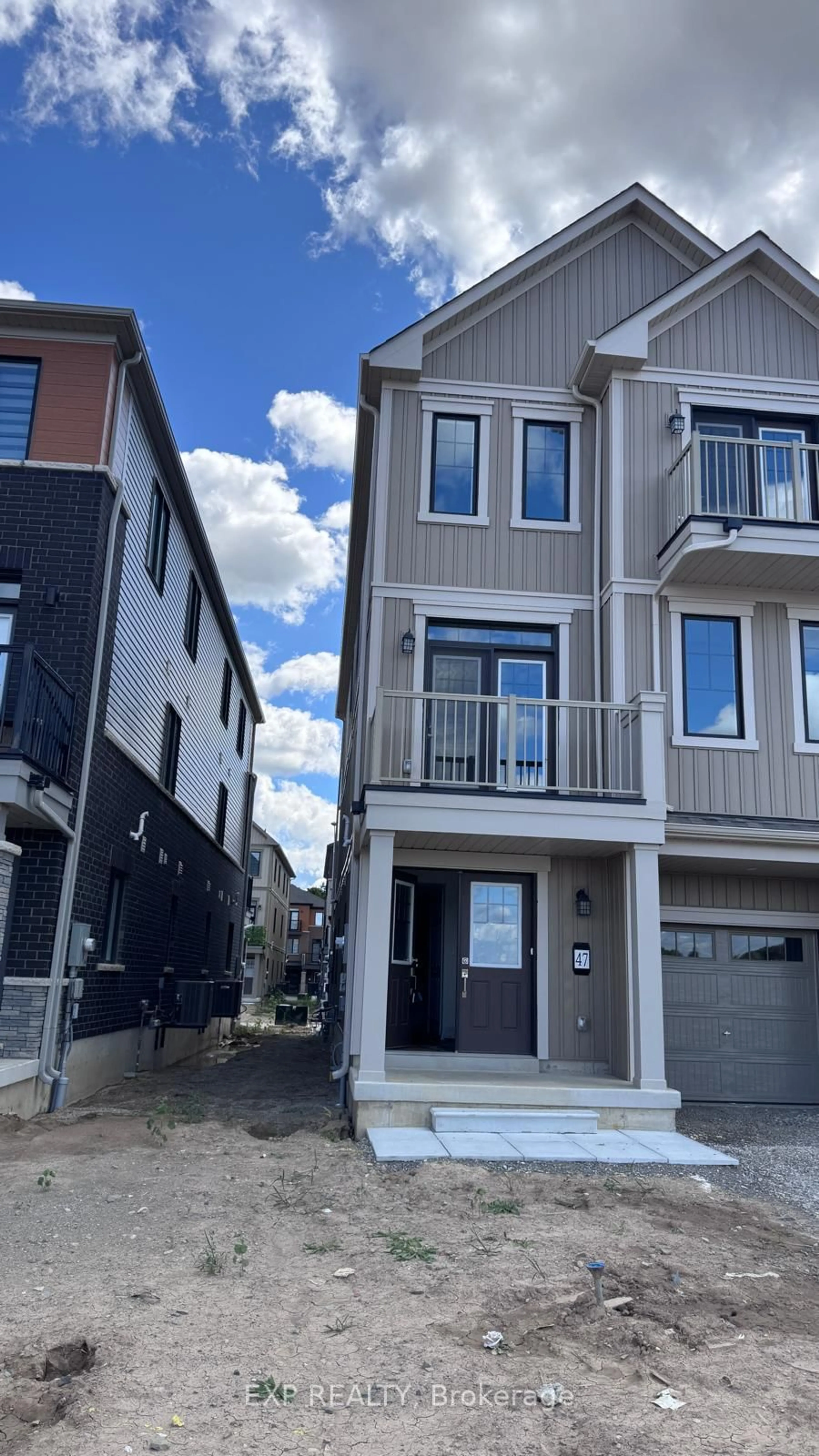 Home with vinyl exterior material, street for 47 Stanley Ave Cres, Haldimand Ontario N3W 0J5