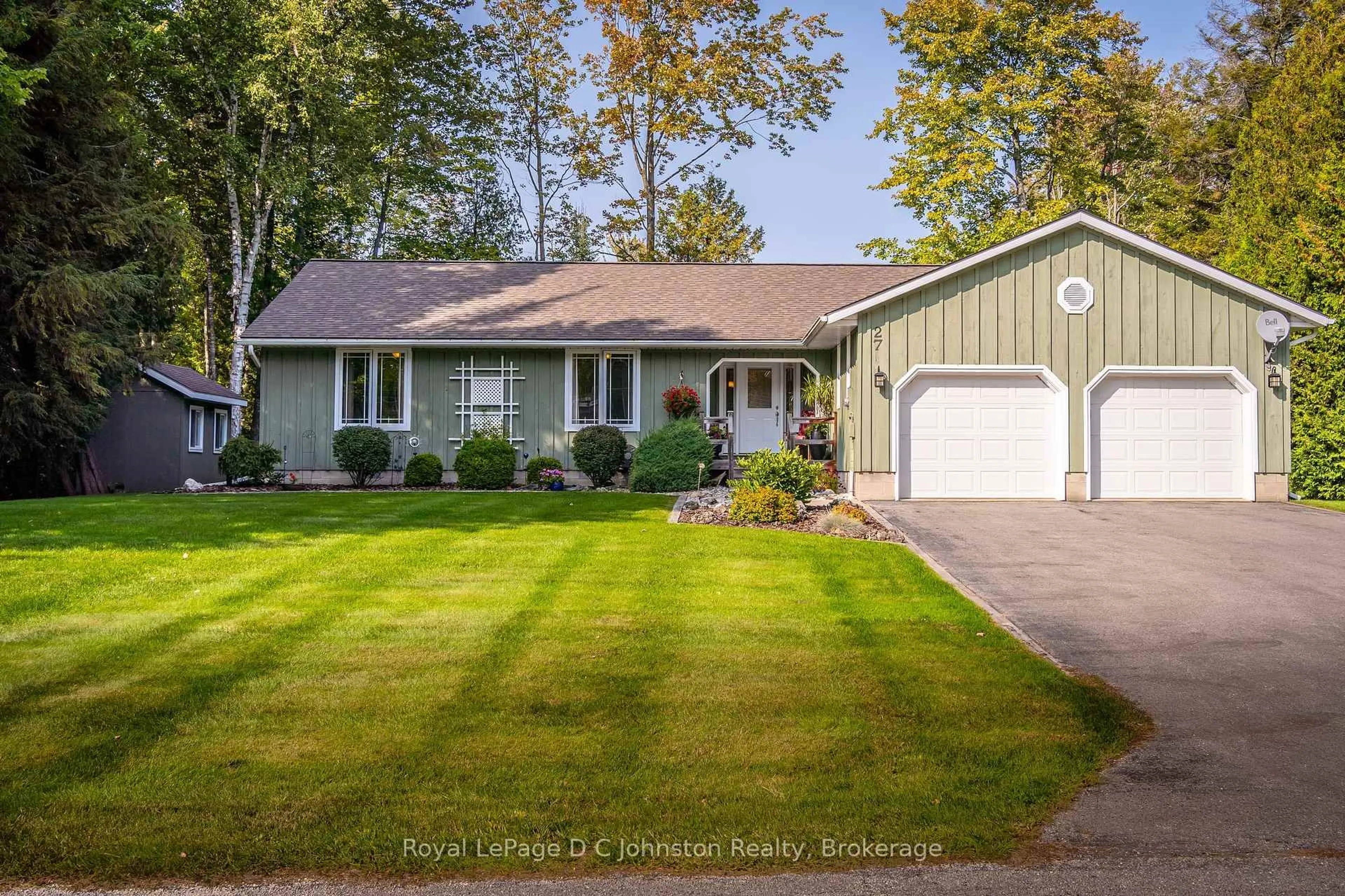 Home with vinyl exterior material, street for 27 Gremik Cres, South Bruce Peninsula Ontario N0H 2G0