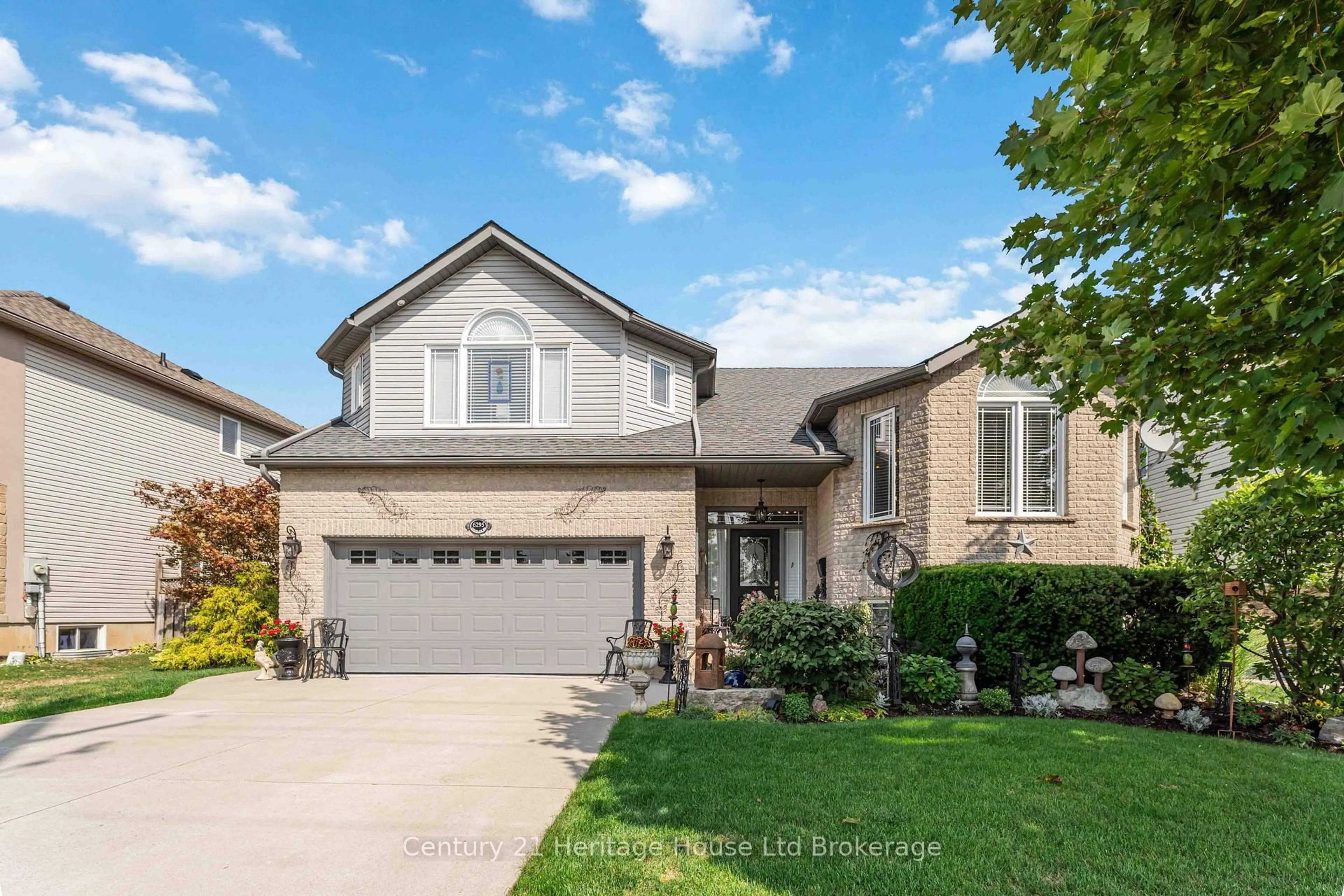 Home with brick exterior material, street for 6295 Townline Rd, West Lincoln Ontario L0R 2A0