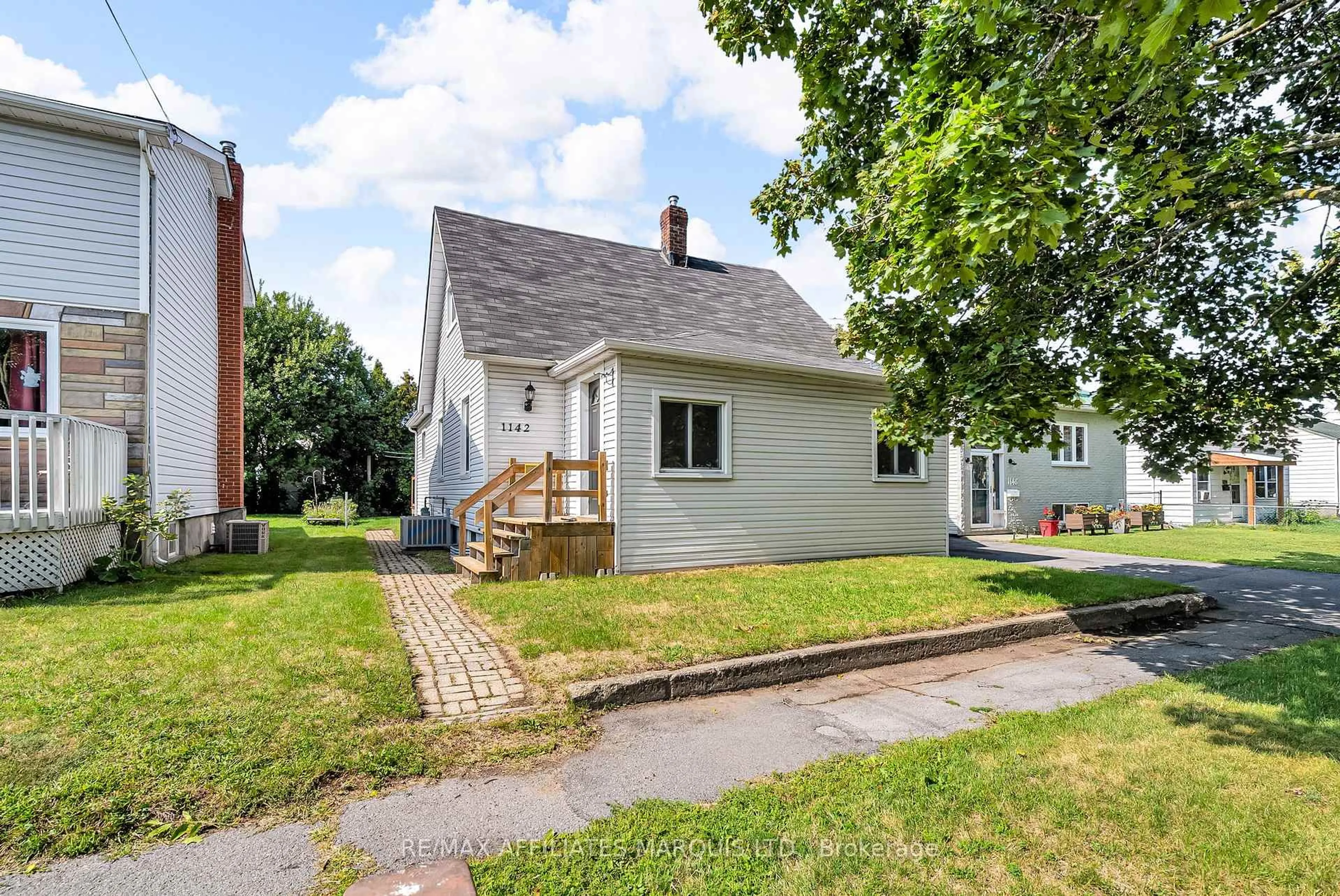 Unknown for 1142 Dieppe St, Cornwall Ontario K6H 3K3