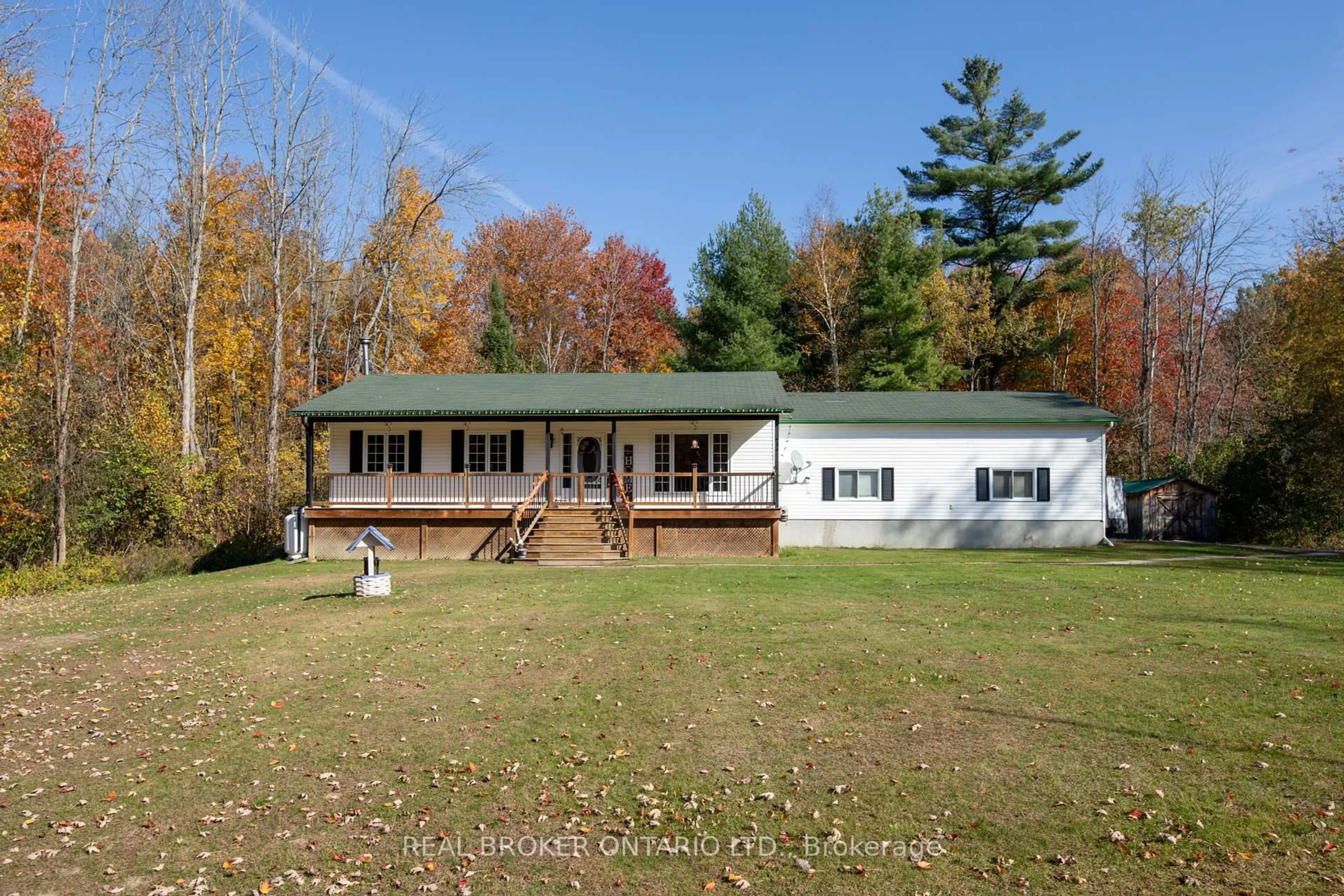 A pic from outside/outdoor area/front of a property/back of a property/a pic from drone, unknown for 8 Benjamin Lane, North Grenville Ontario K0G 1J0