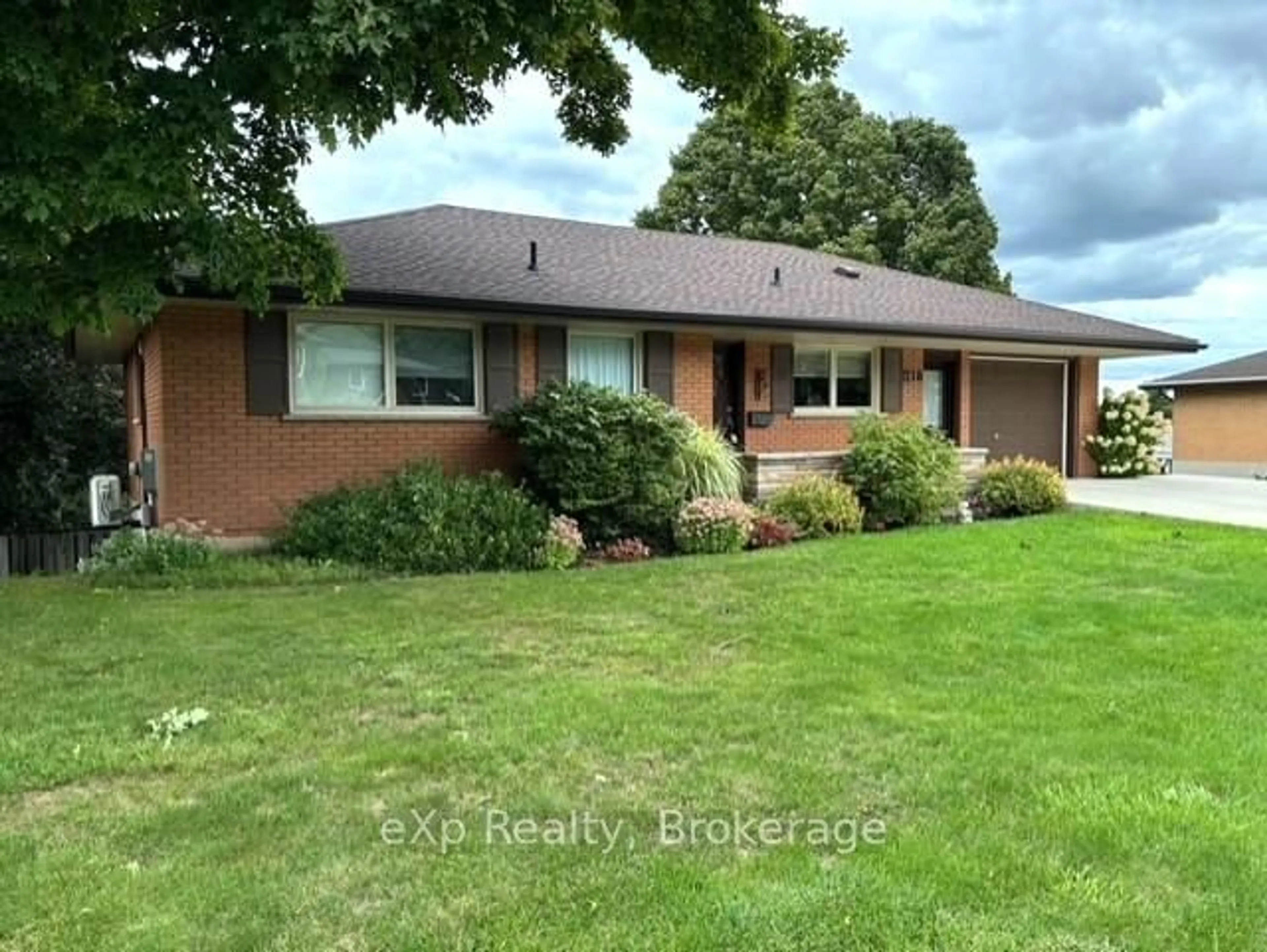Home with brick exterior material, unknown for 218 Thomas St, Brockton Ontario N0G 2V0