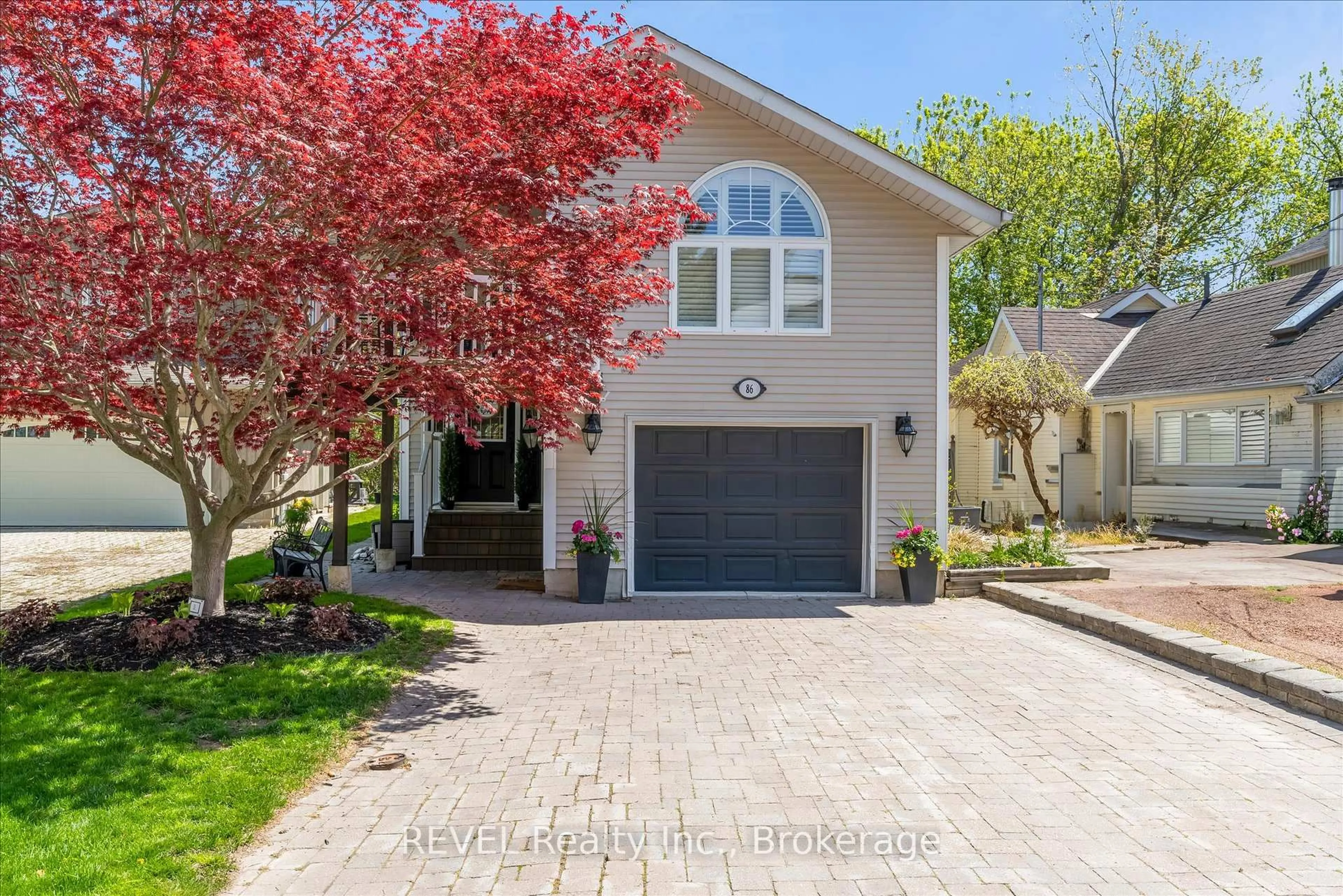 Home with brick exterior material, street for 86 Newport St, St. Catharines Ontario L2M 1P7