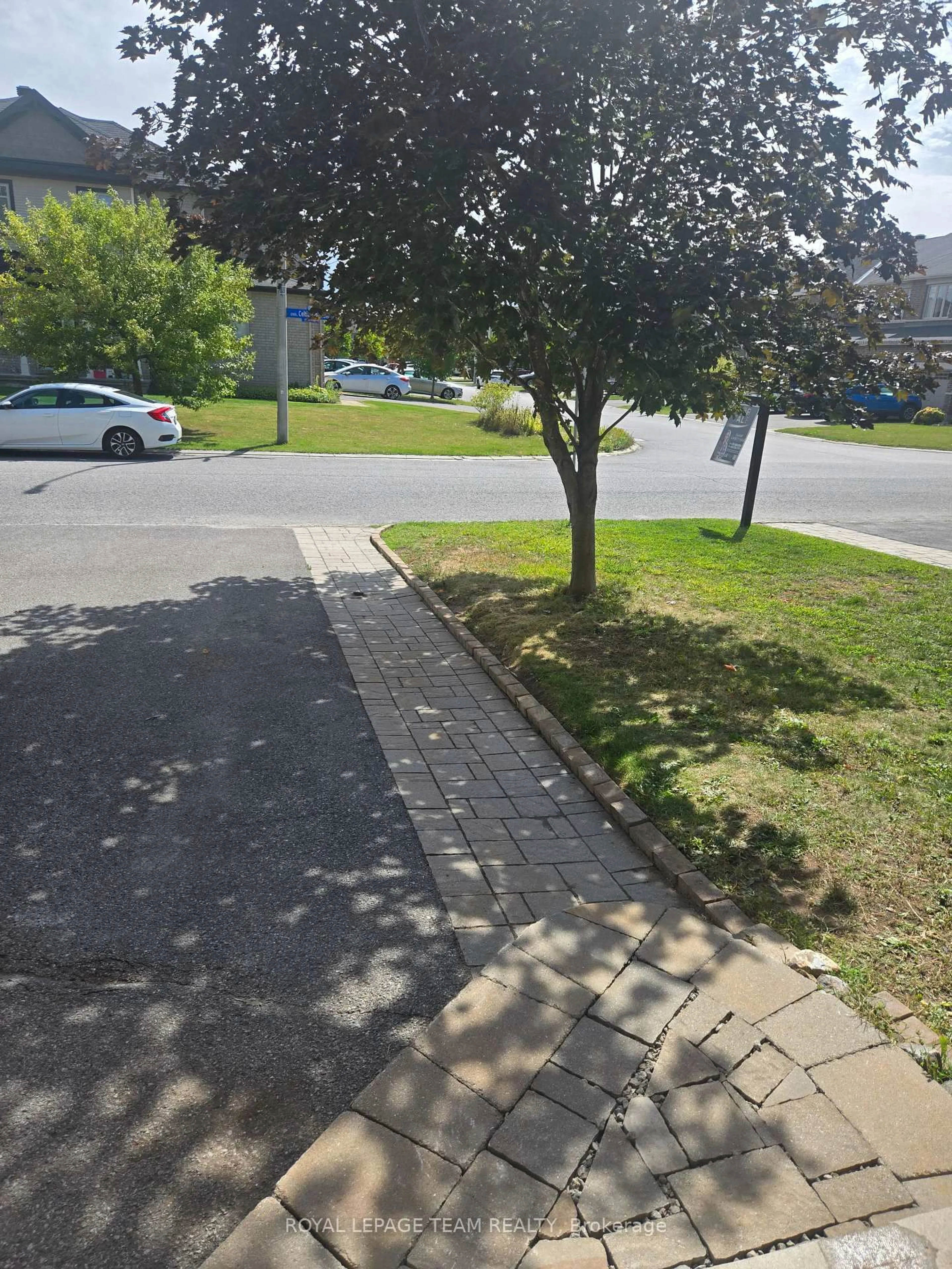 Parking for 361 CELTIC RIDGE Cres, Ottawa Ontario K2W 0B6