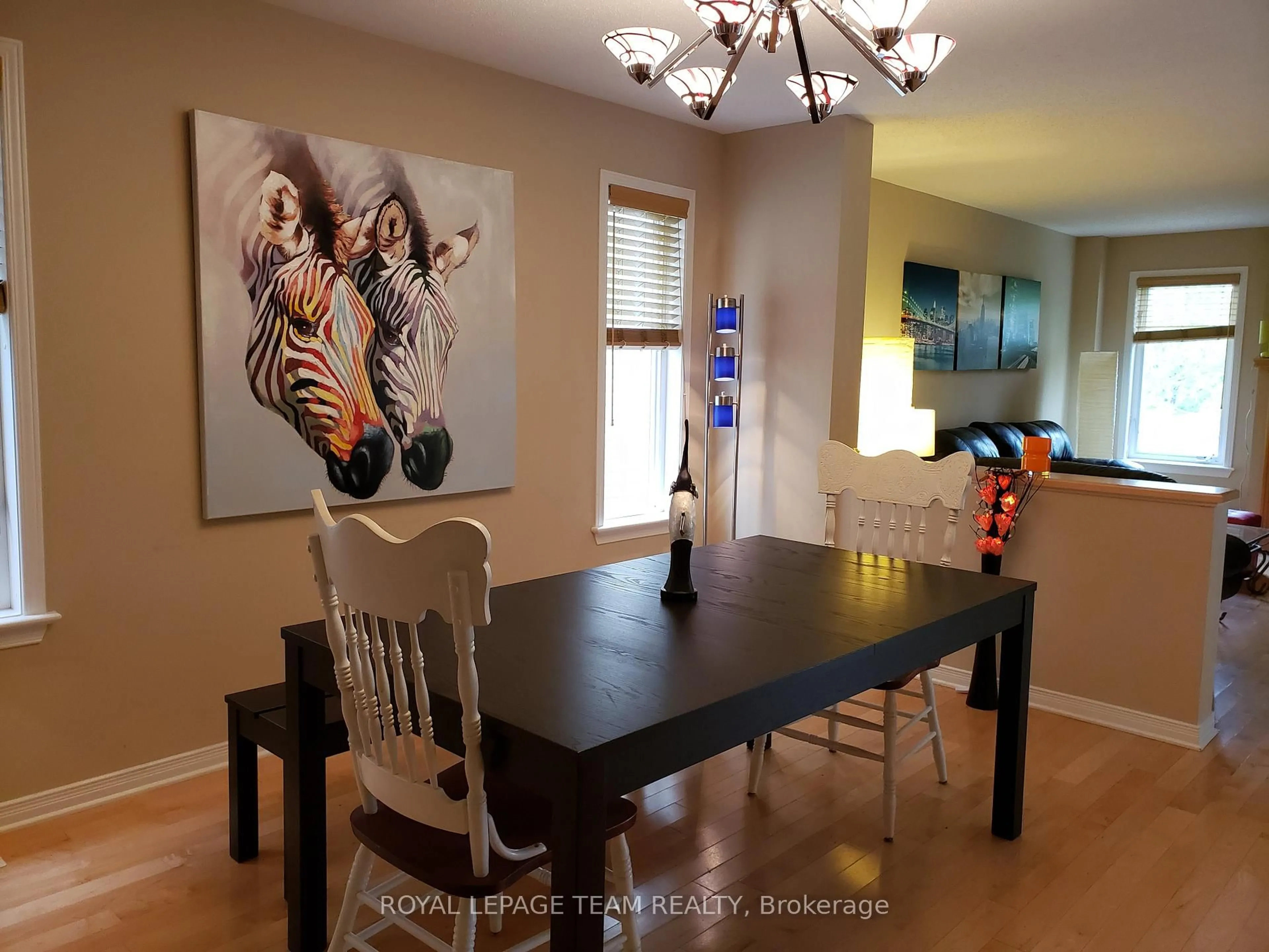 Dining room, wood/laminate floor for 361 CELTIC RIDGE Cres, Ottawa Ontario K2W 0B6