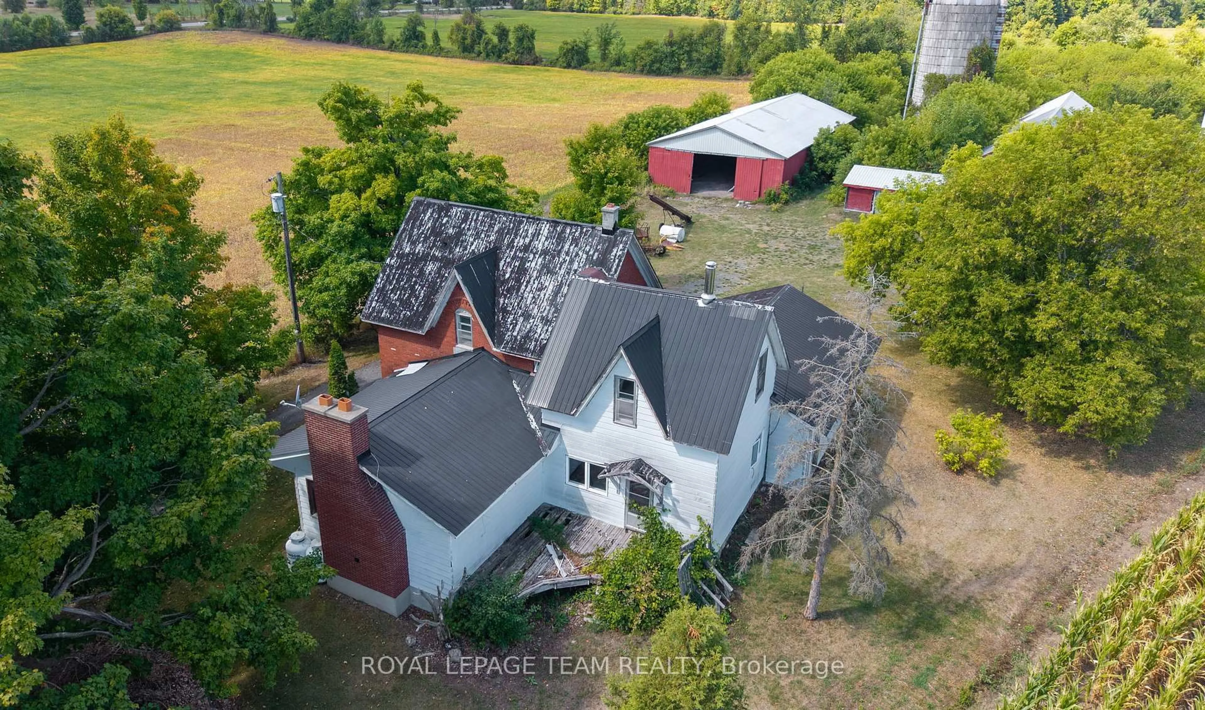 A pic from outside/outdoor area/front of a property/back of a property/a pic from drone, building for 2307 Carsonby Rd, North Gower Ontario K0A 2T0