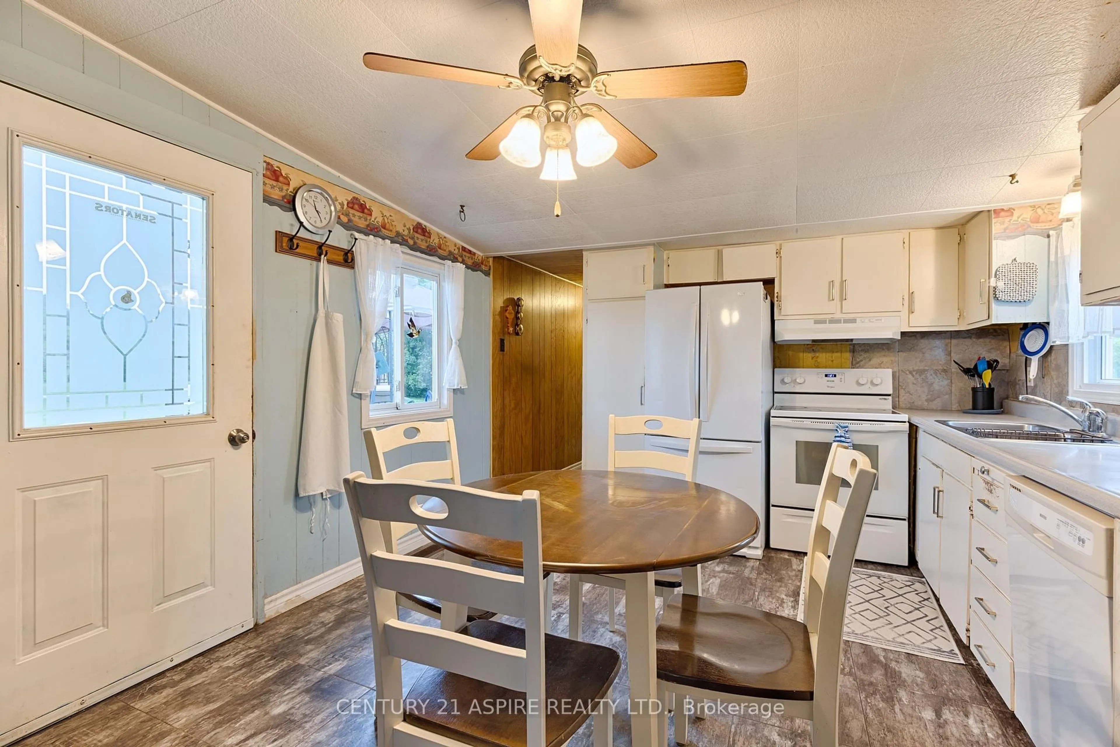Open concept kitchen, unknown for 3240 Doran Rd, Pembroke Ontario K8A 6W8