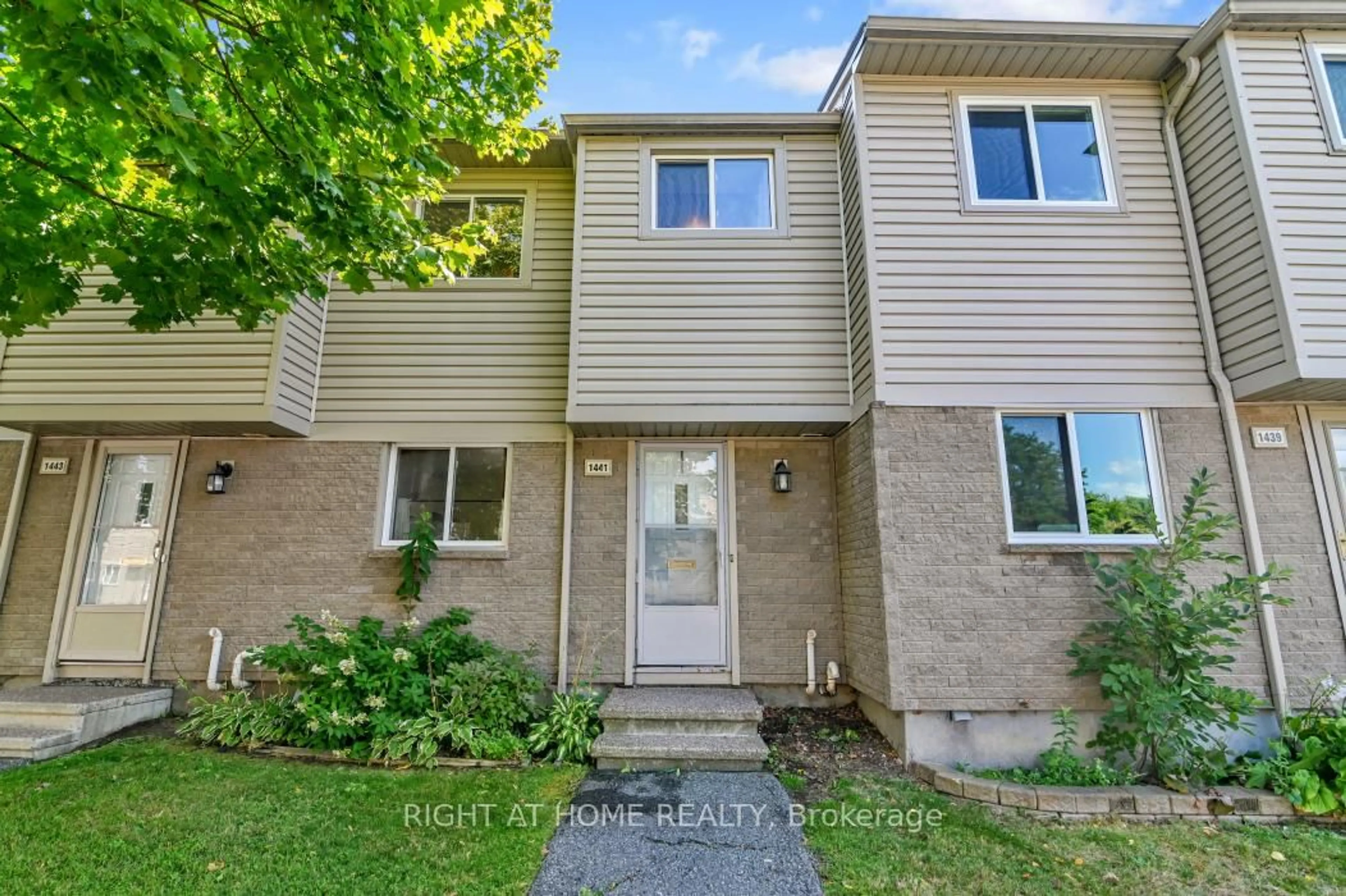 Unknown for 1441 Perez Cres, Ottawa Ontario K1J 8V3