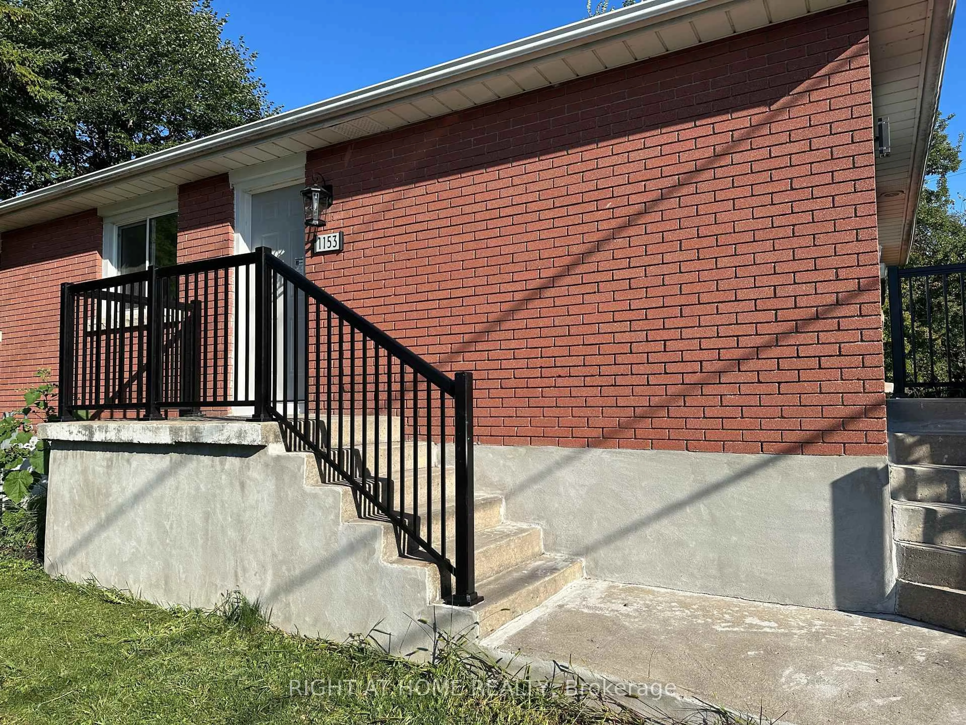 Home with brick exterior material, building for 1153 Johnson St, Kingston Ontario K7M 2N9