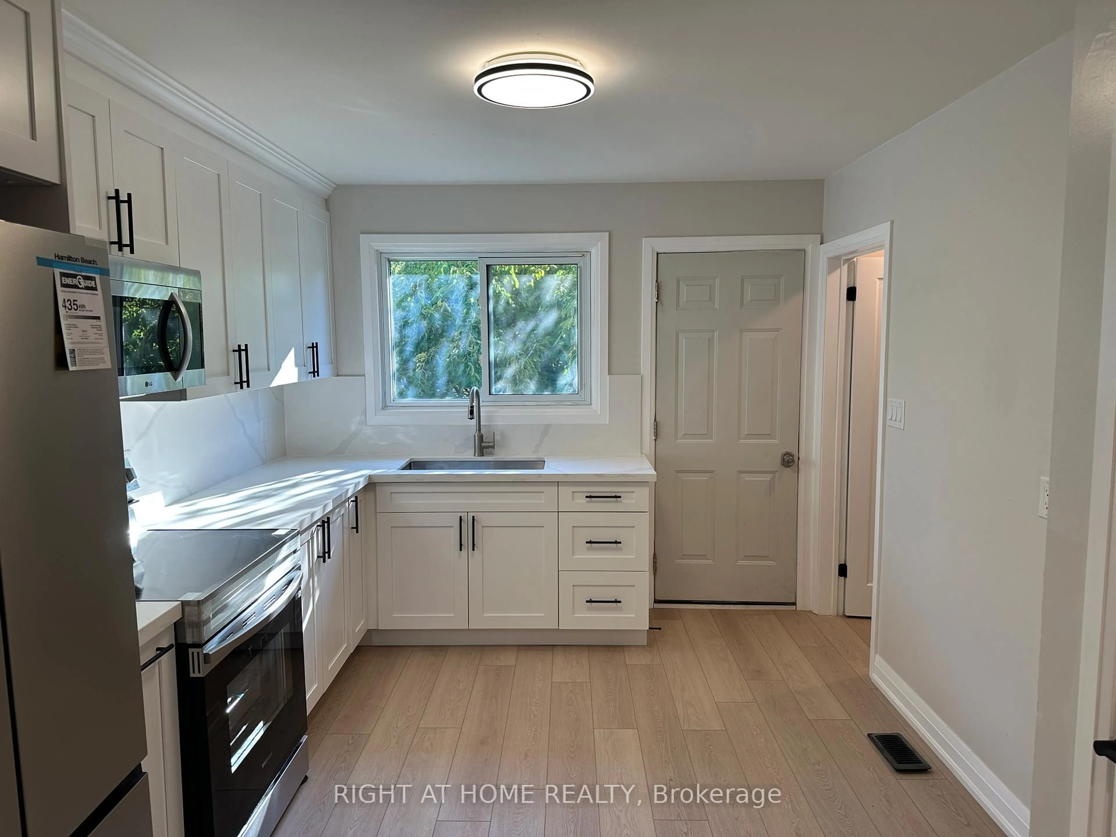 Open concept kitchen, unknown for 1153 Johnson St, Kingston Ontario K7M 2N9