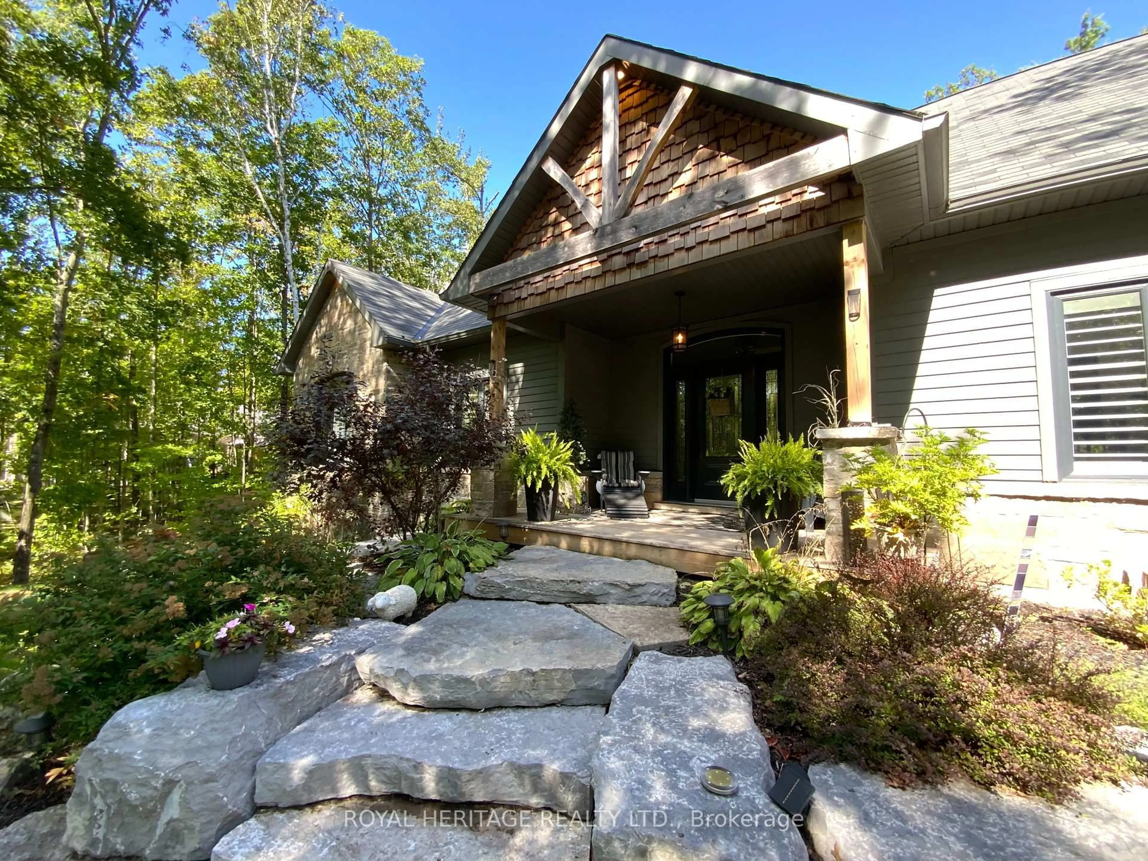 Indoor entryway for 126 Mitchell Cres, Trent Lakes Ontario K0M 1J0