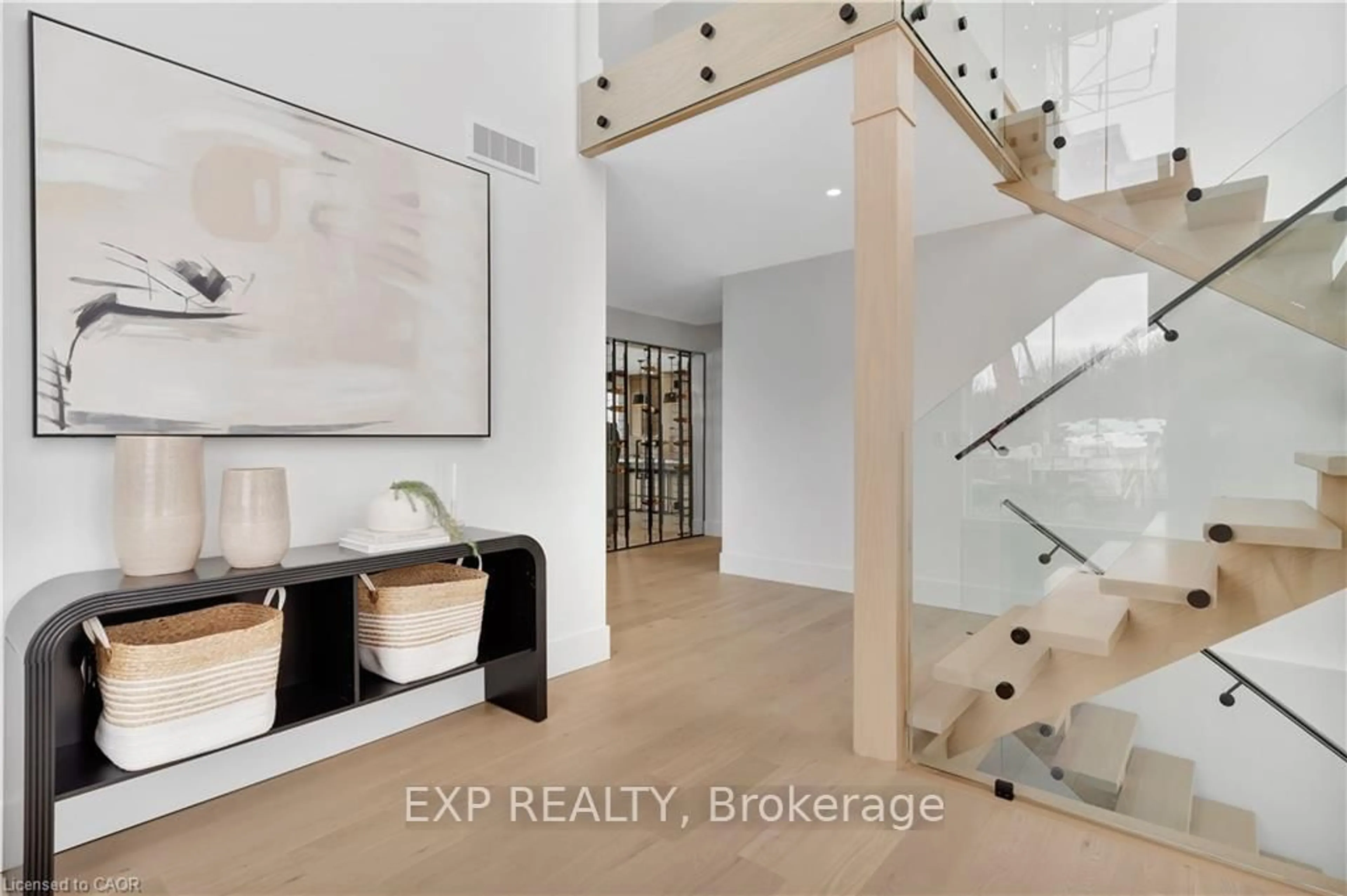 Indoor entryway for 39 Coulter St, Perth East Ontario N0K 1M0