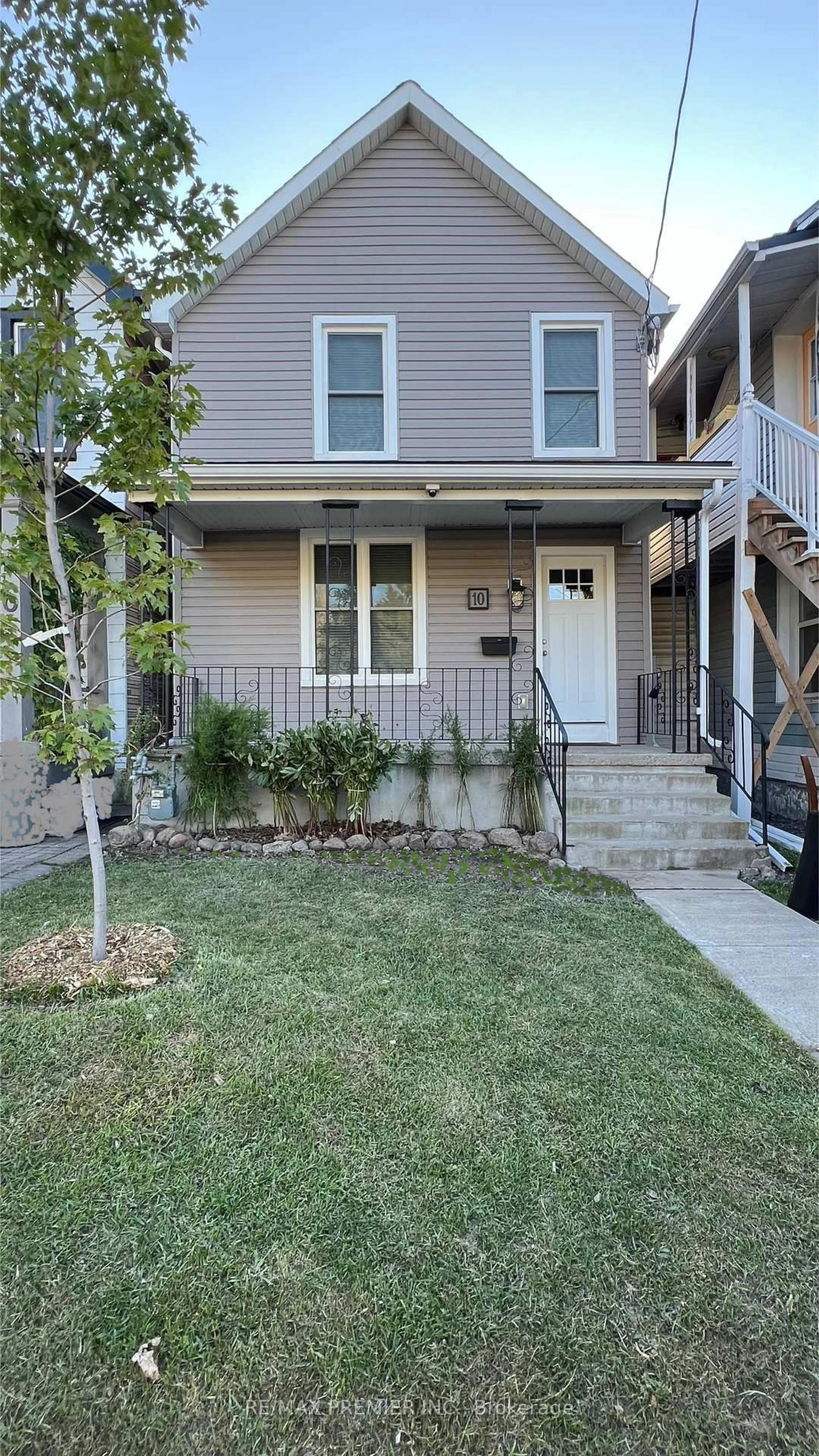 Home with vinyl exterior material, street for 10 Patrick St, Kingston Ontario K7K 3N4