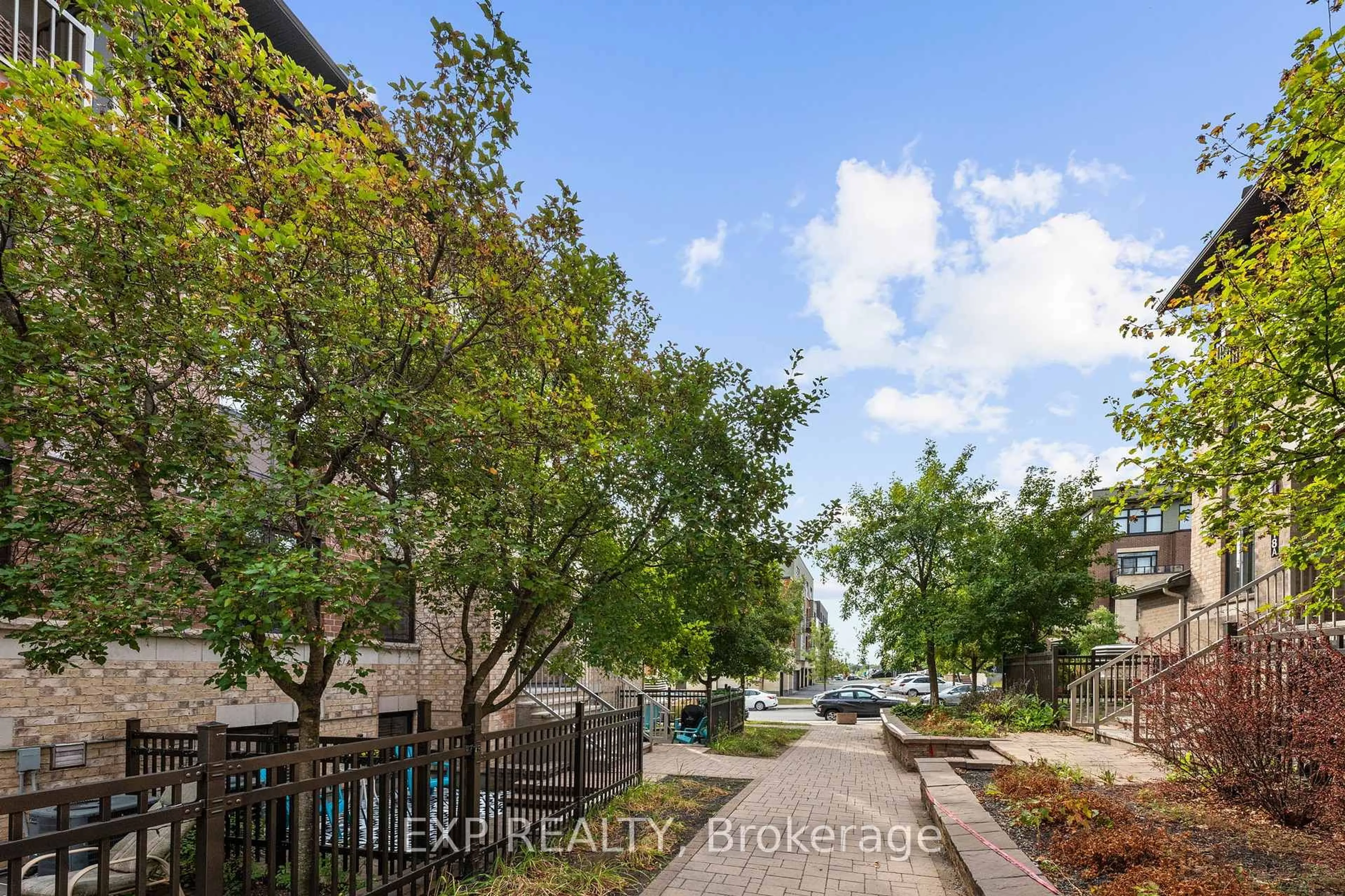 Unknown for 114-A Lindenshade Dr, Ottawa Ontario K2J 5R5