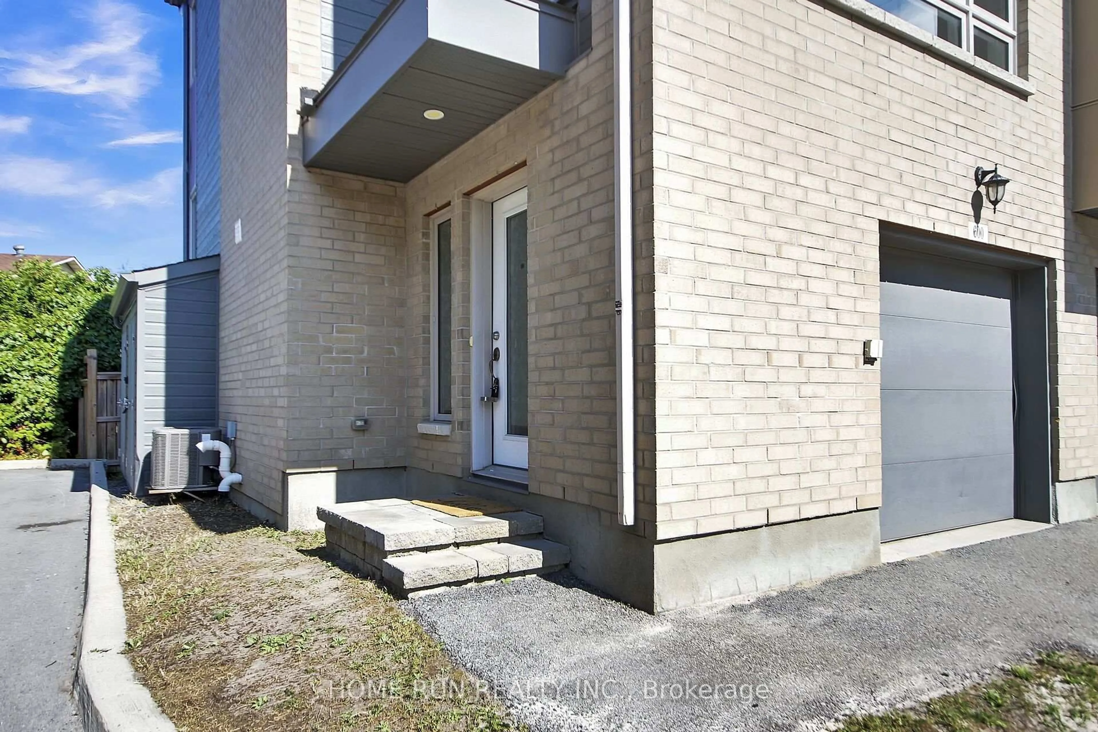 Home with brick exterior material, street for 600 Terravita Private, Ottawa Ontario K1V 2R9