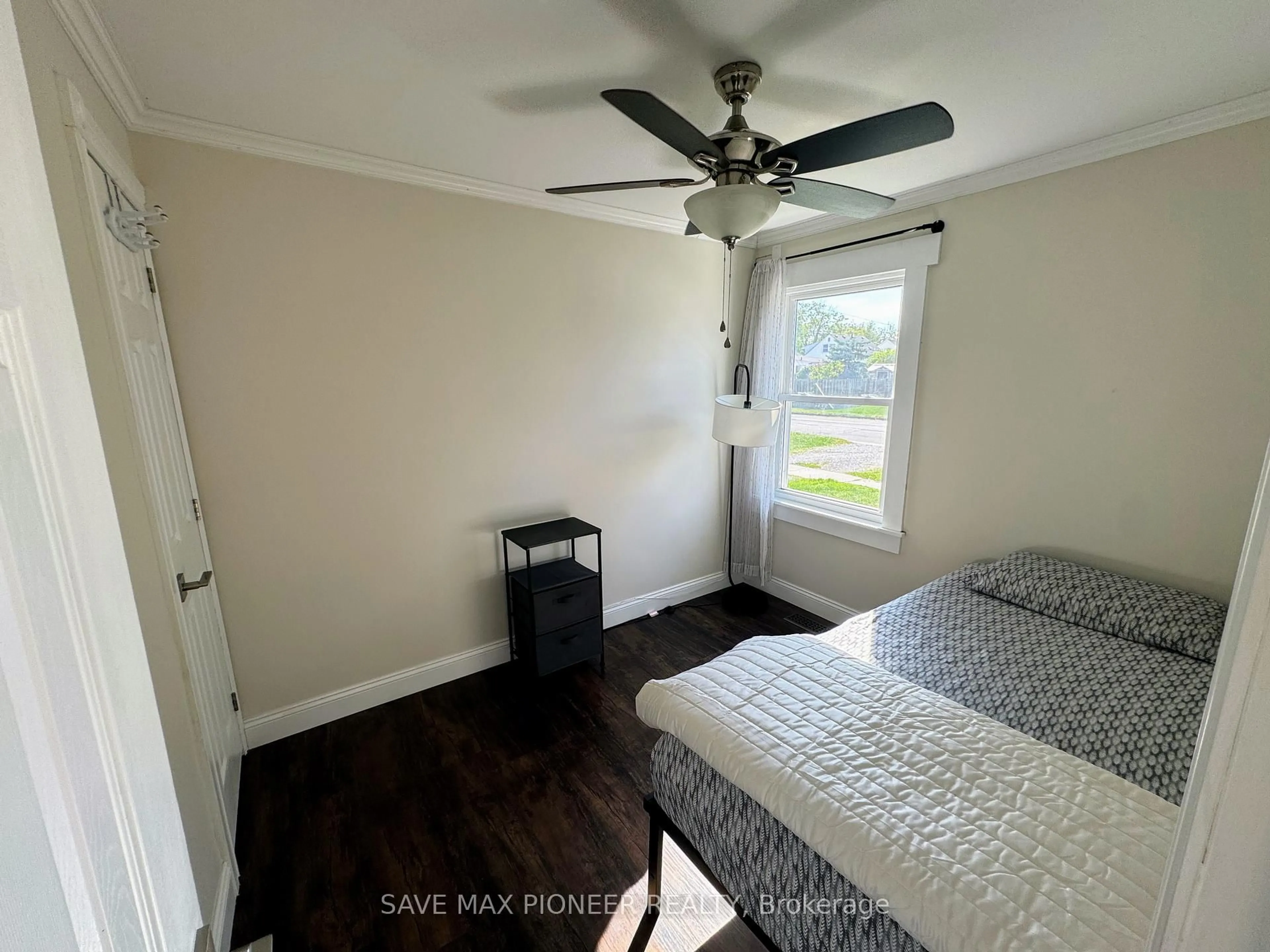 A pic of a room for 21 Mary St, Fort Erie Ontario L2A 4A2