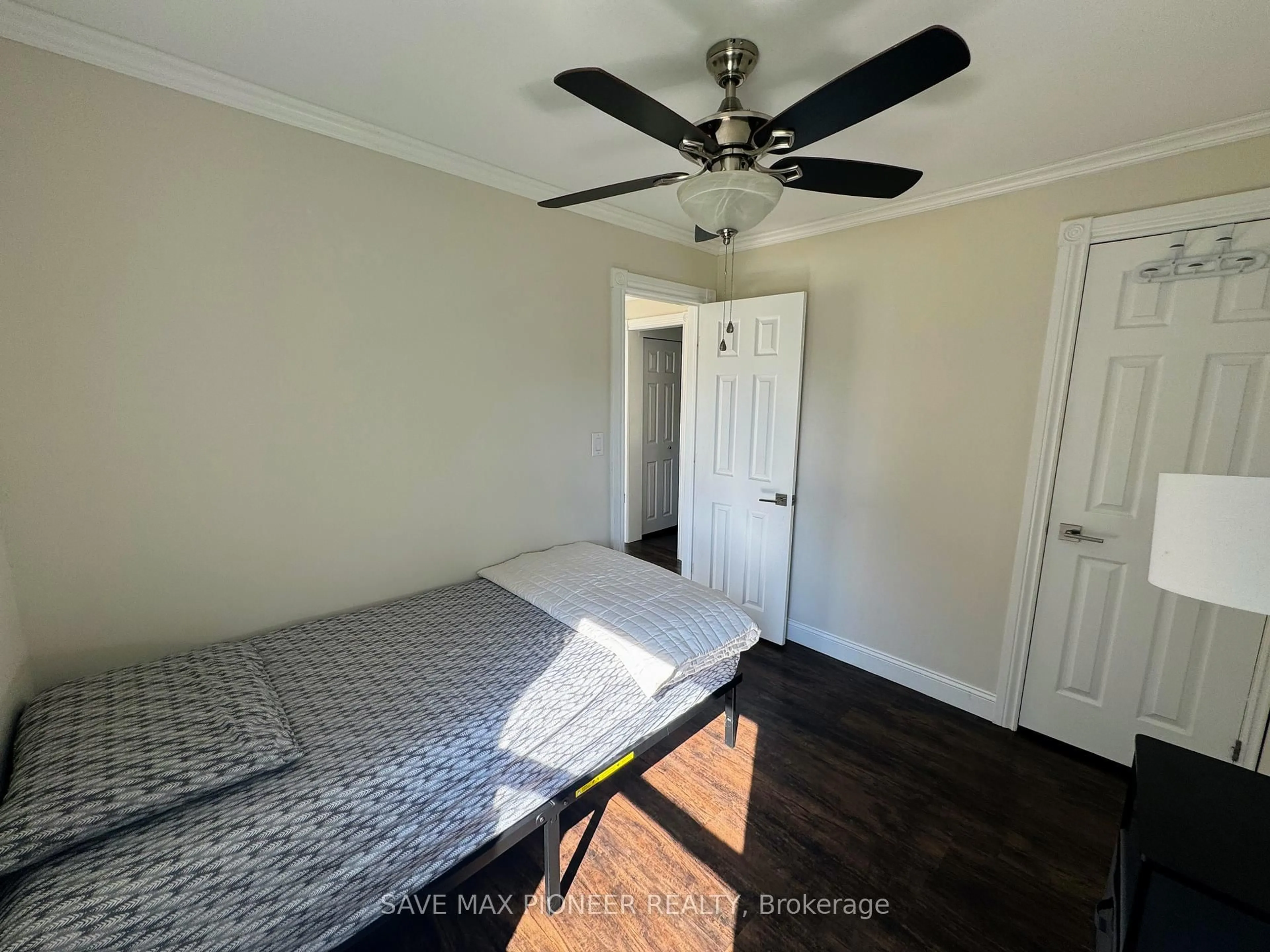 A pic of a room for 21 Mary St, Fort Erie Ontario L2A 4A2