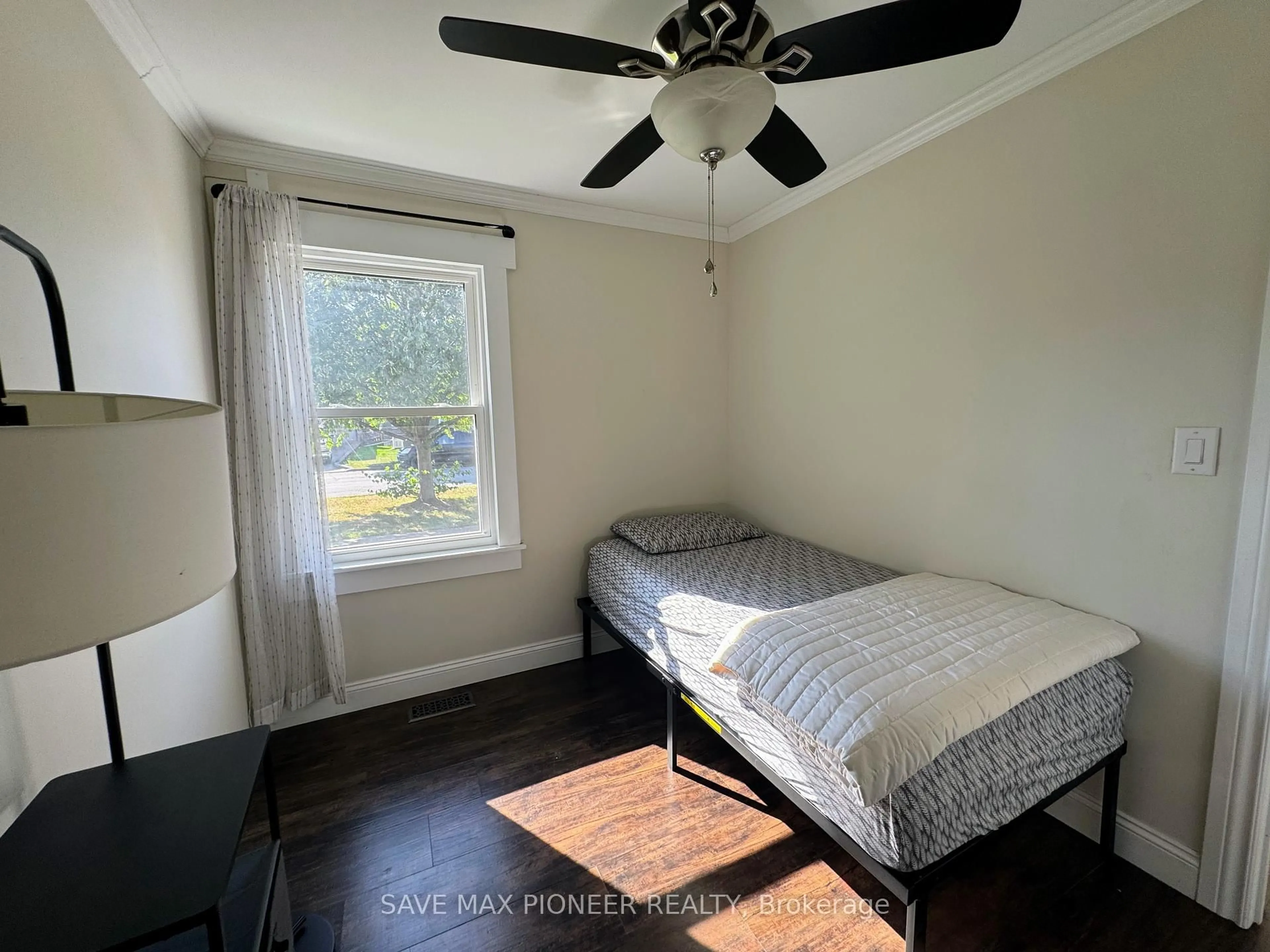 A pic of a room for 21 Mary St, Fort Erie Ontario L2A 4A2
