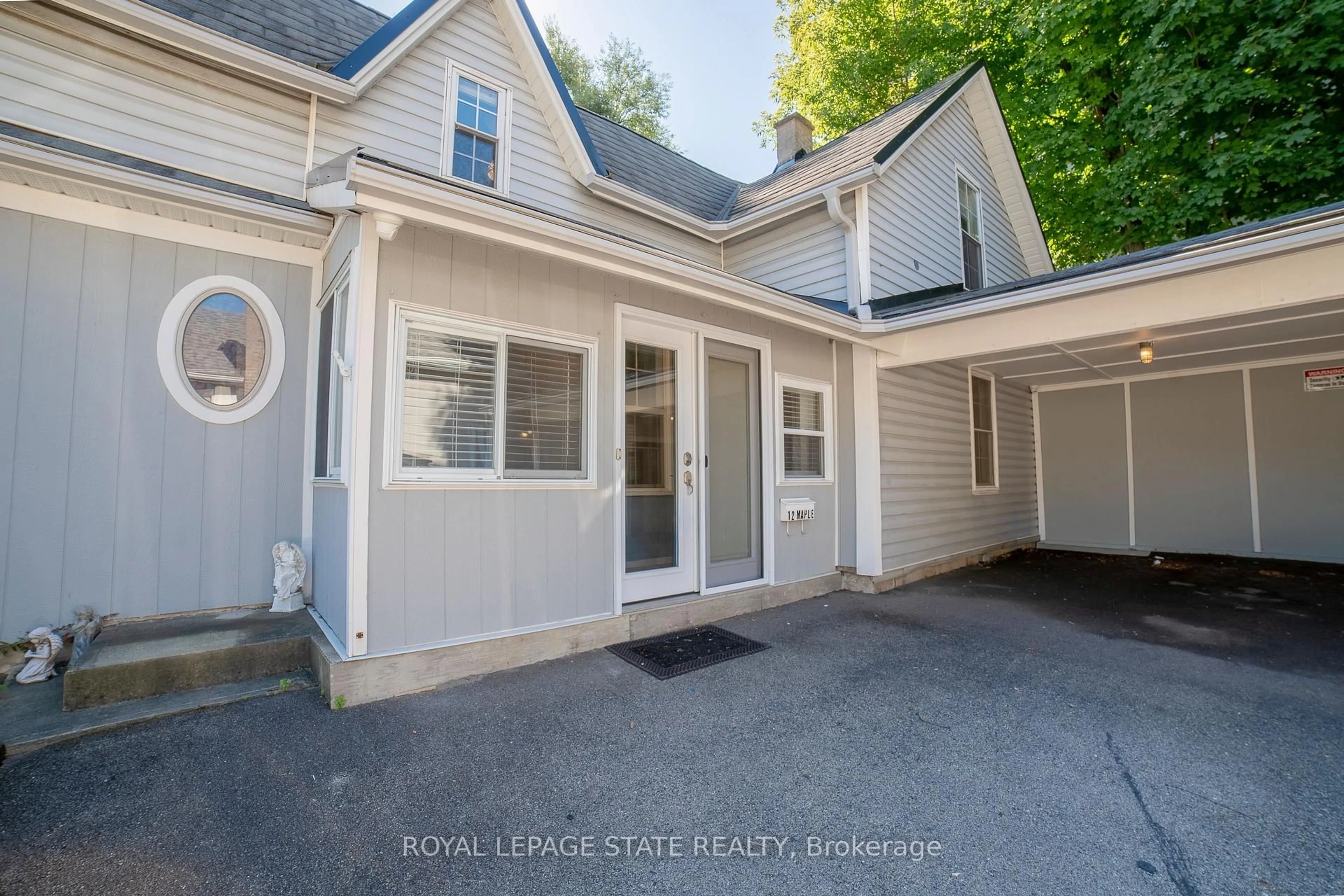 Unknown for 12 Maple Ave, Hamilton Ontario L8G 2N9