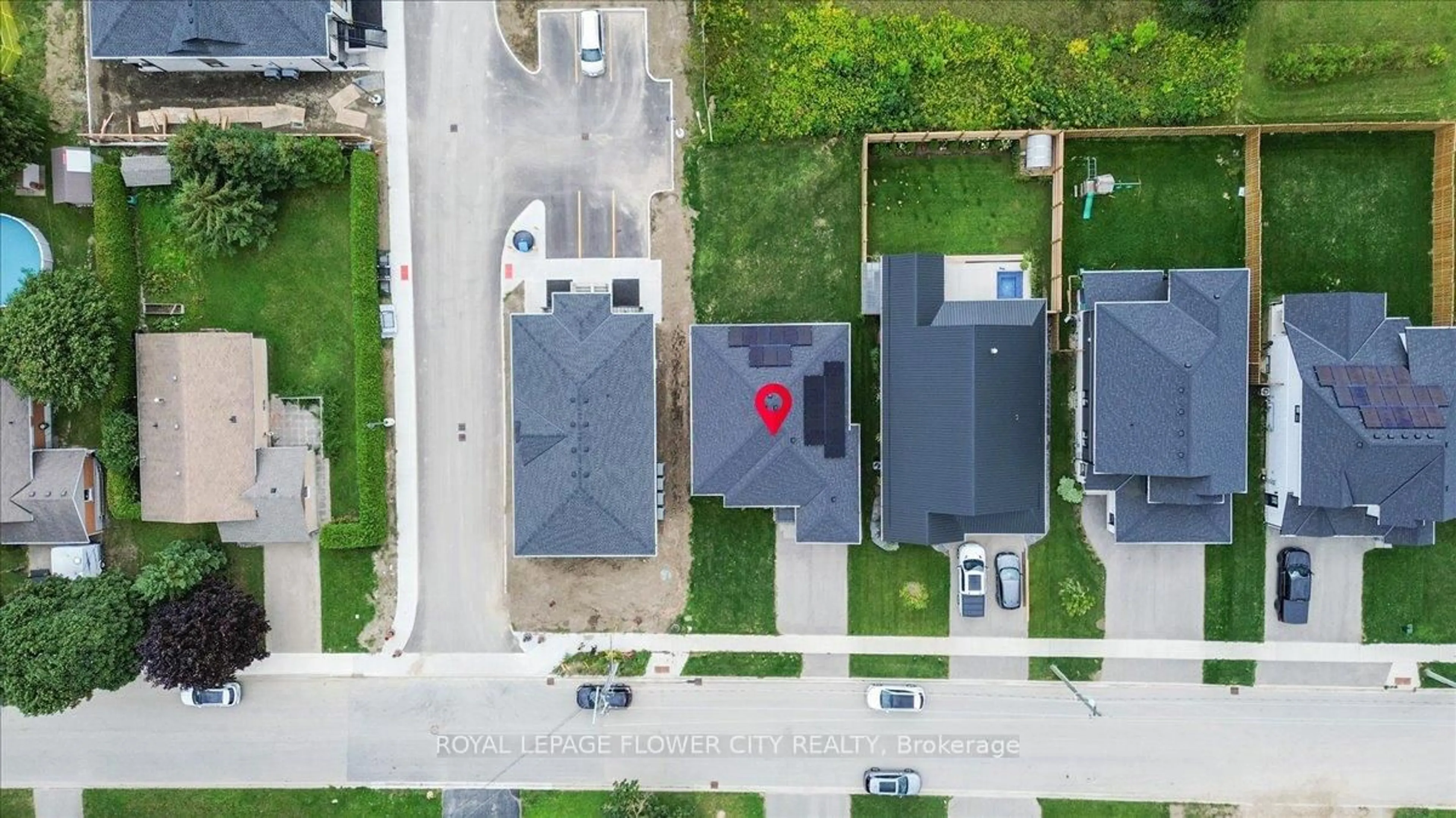 A pic from outside/outdoor area/front of a property/back of a property/a pic from drone, street for 430 Wellington St, Wellington North Ontario N0G 2L4