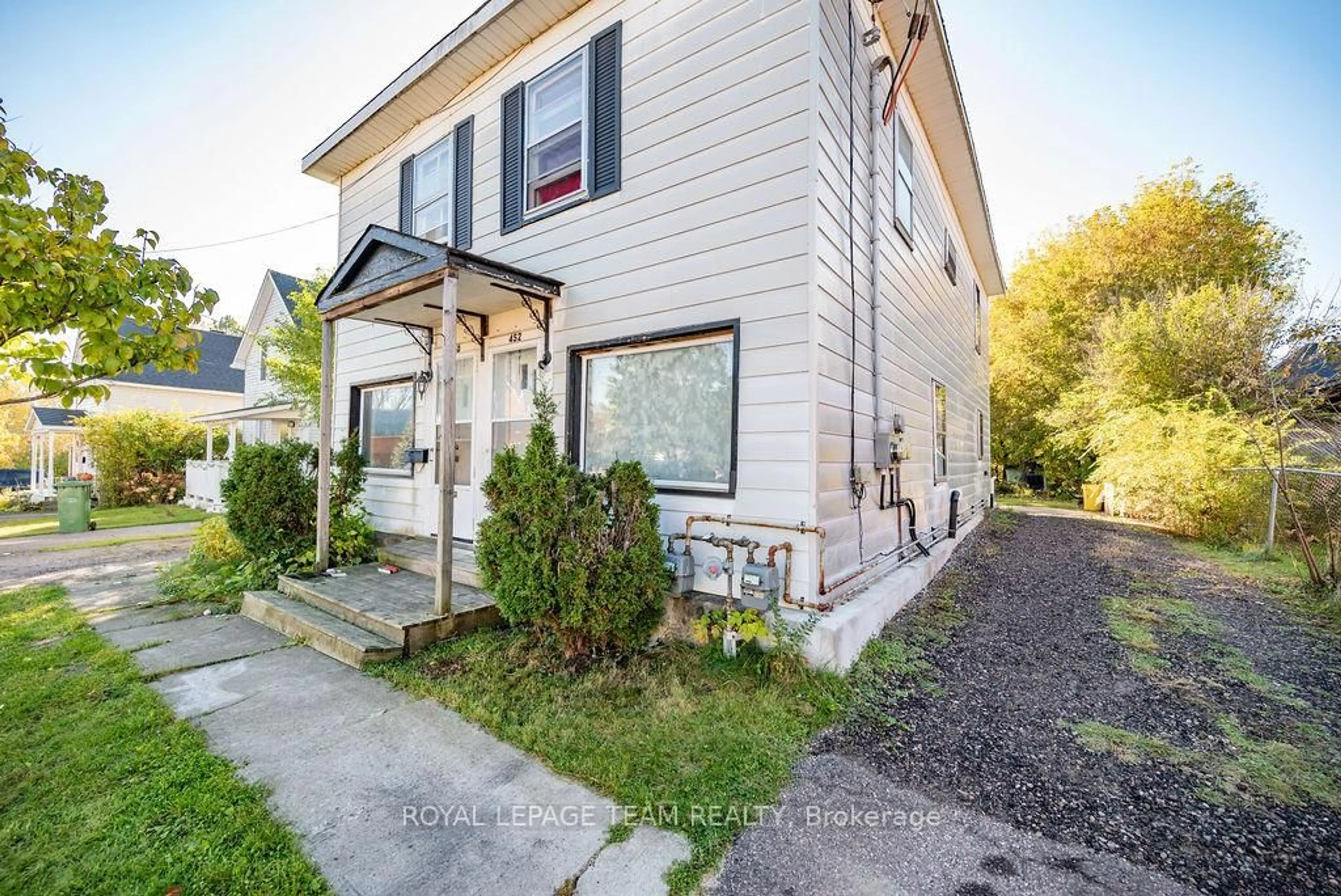 Patio, street for 450 D'arcy St, Pembroke Ontario K8A 6B3