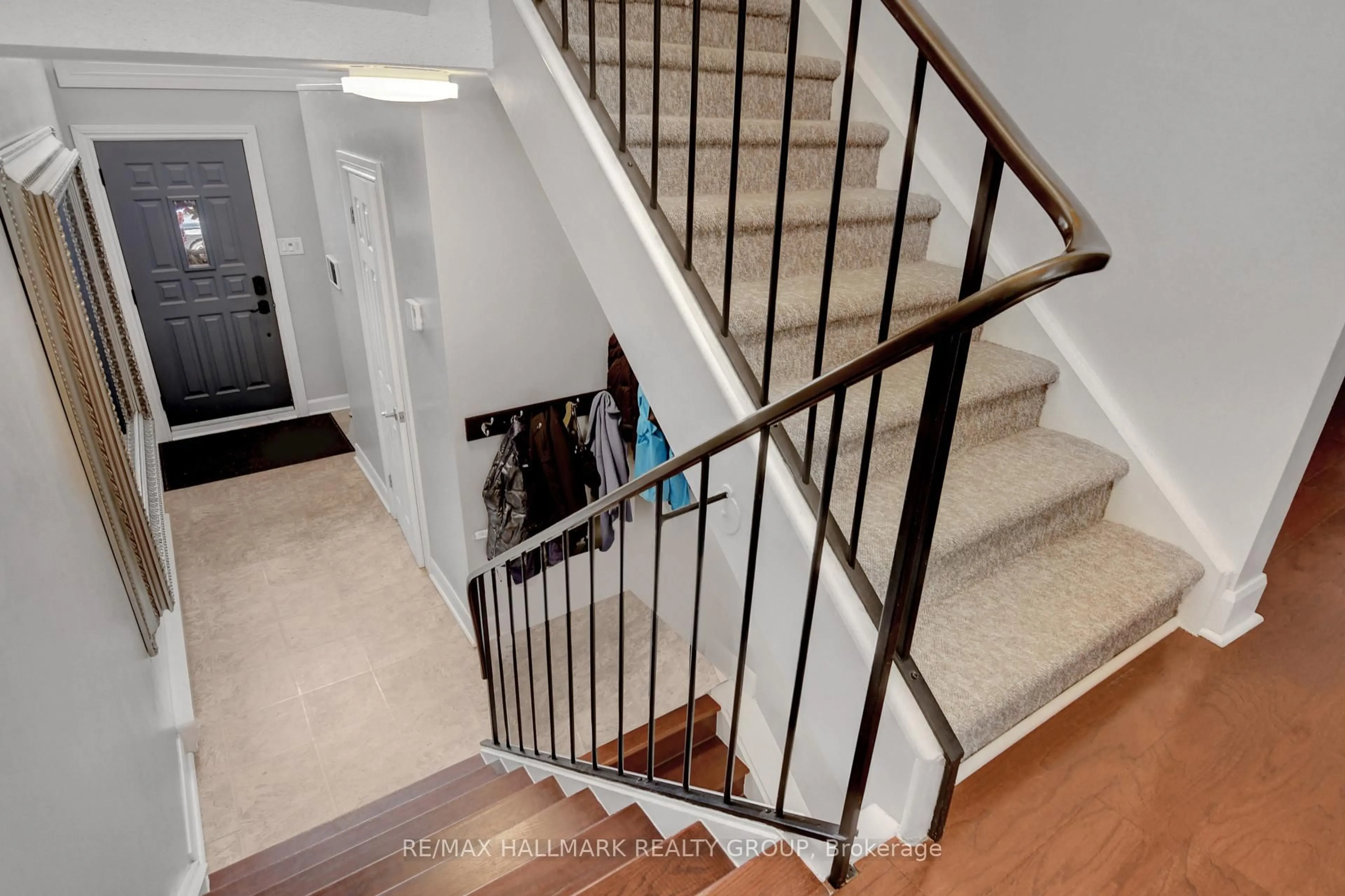 Stairs for 2094 Eric Cres, Ottawa Ontario K1B 4P4