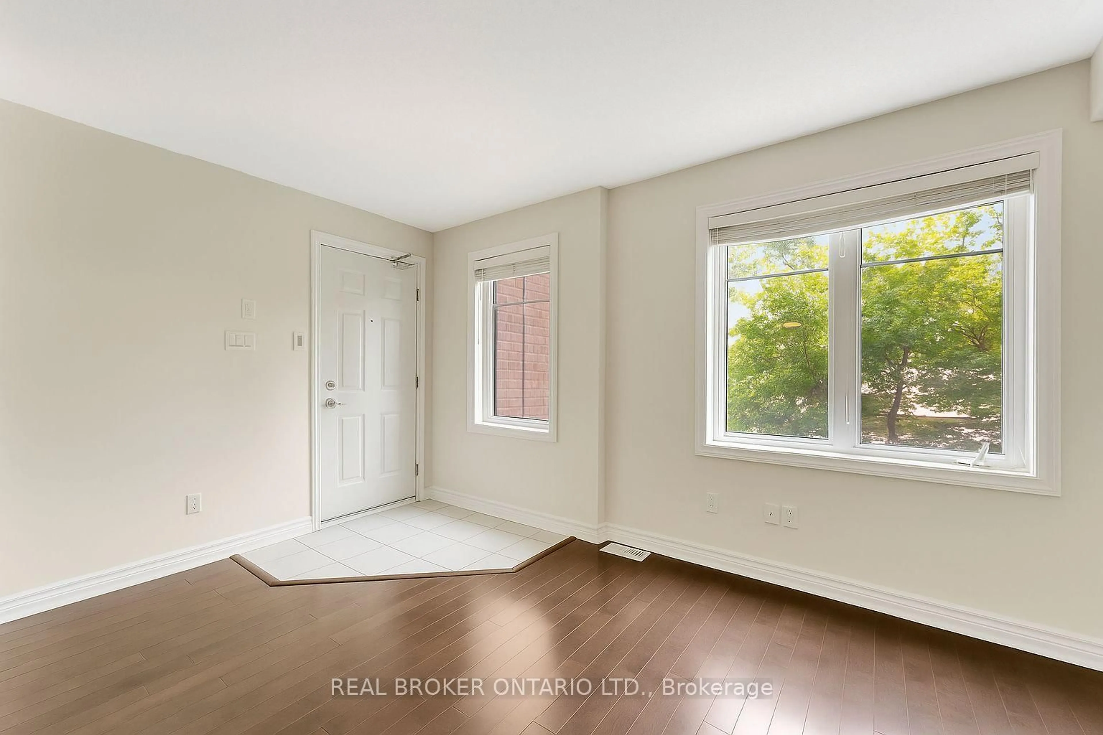 A pic of a room for 778A Chapman Mills Dr, Ottawa Ontario K2J 3V2
