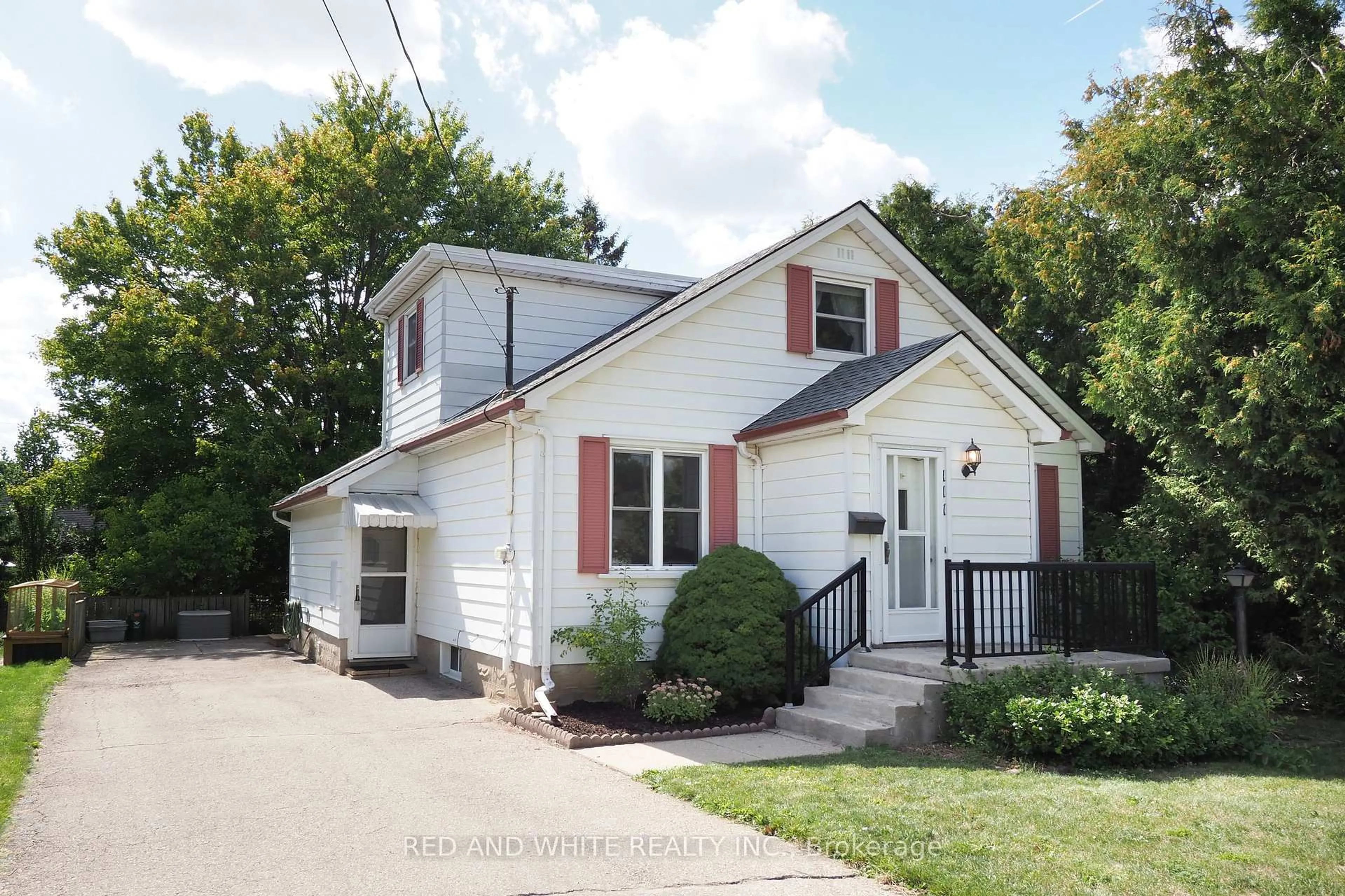 Home with vinyl exterior material, street for 111 North Dr, Kitchener Ontario N2M 1K7