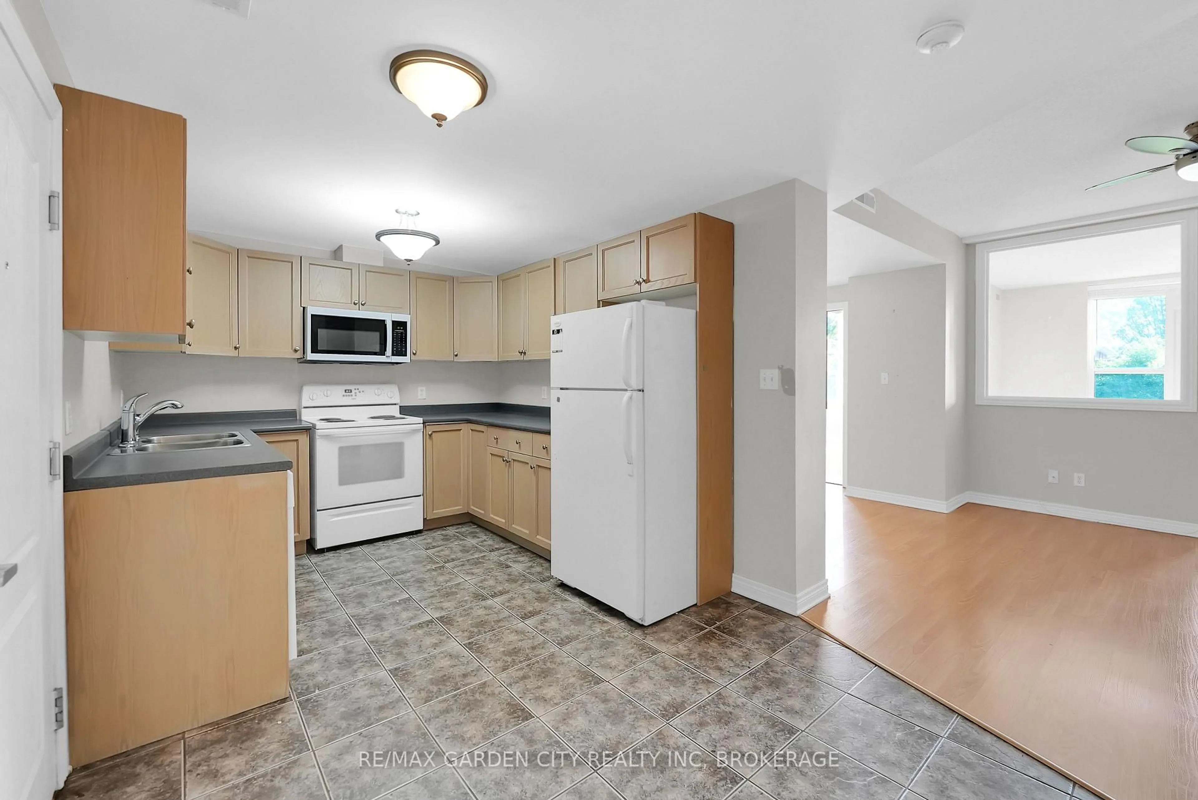 Standard kitchen, unknown for 6350 Dorchester Rd #125, Niagara Falls Ontario L2G 0A1