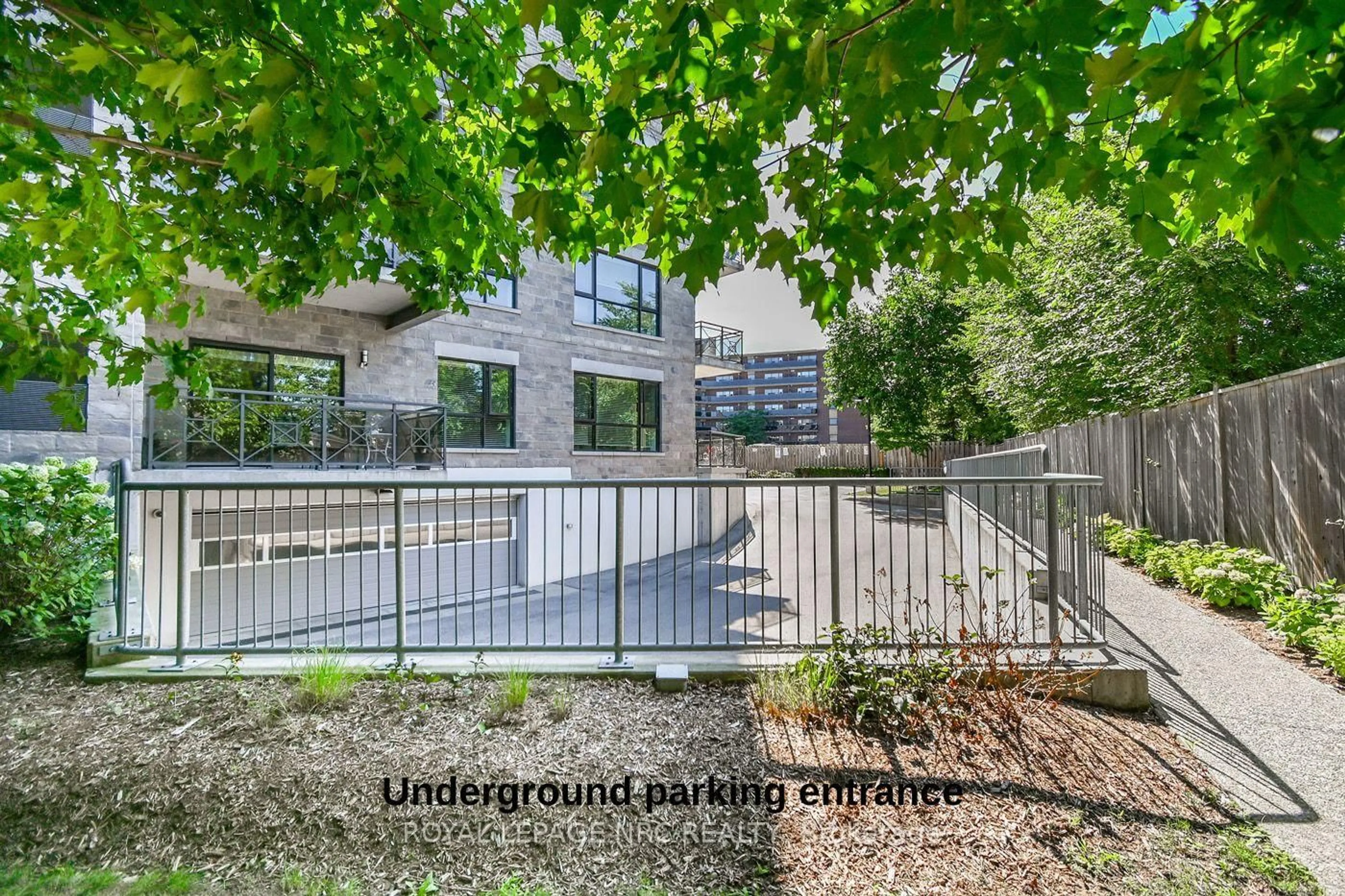 Unknown for 379 SCOTT St #404, St. Catharines Ontario L2M 0B7