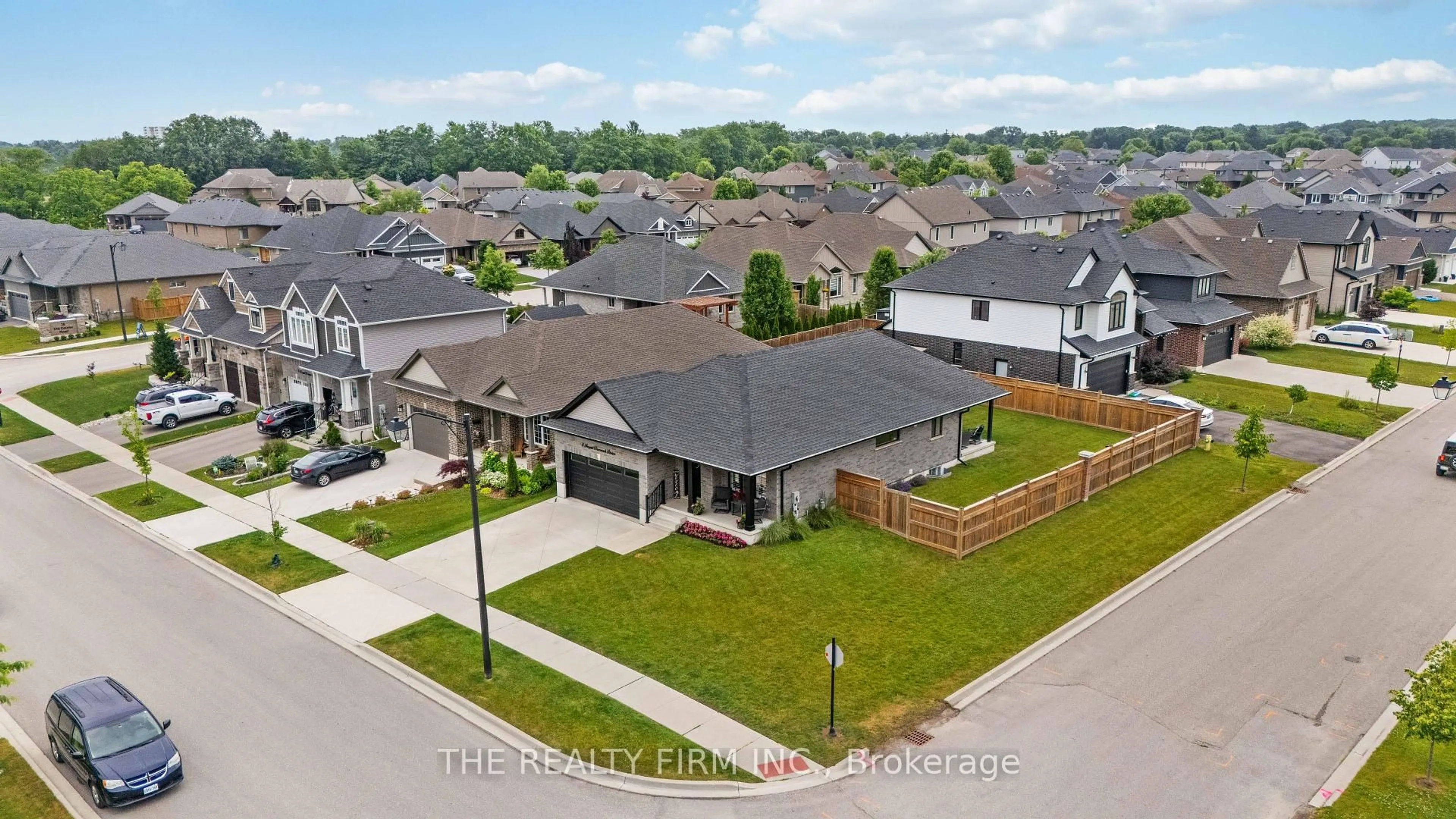 A pic from outside/outdoor area/front of a property/back of a property/a pic from drone, mountain view for 8 Royal Dornoch Dr, St. Thomas Ontario N5R 0E8