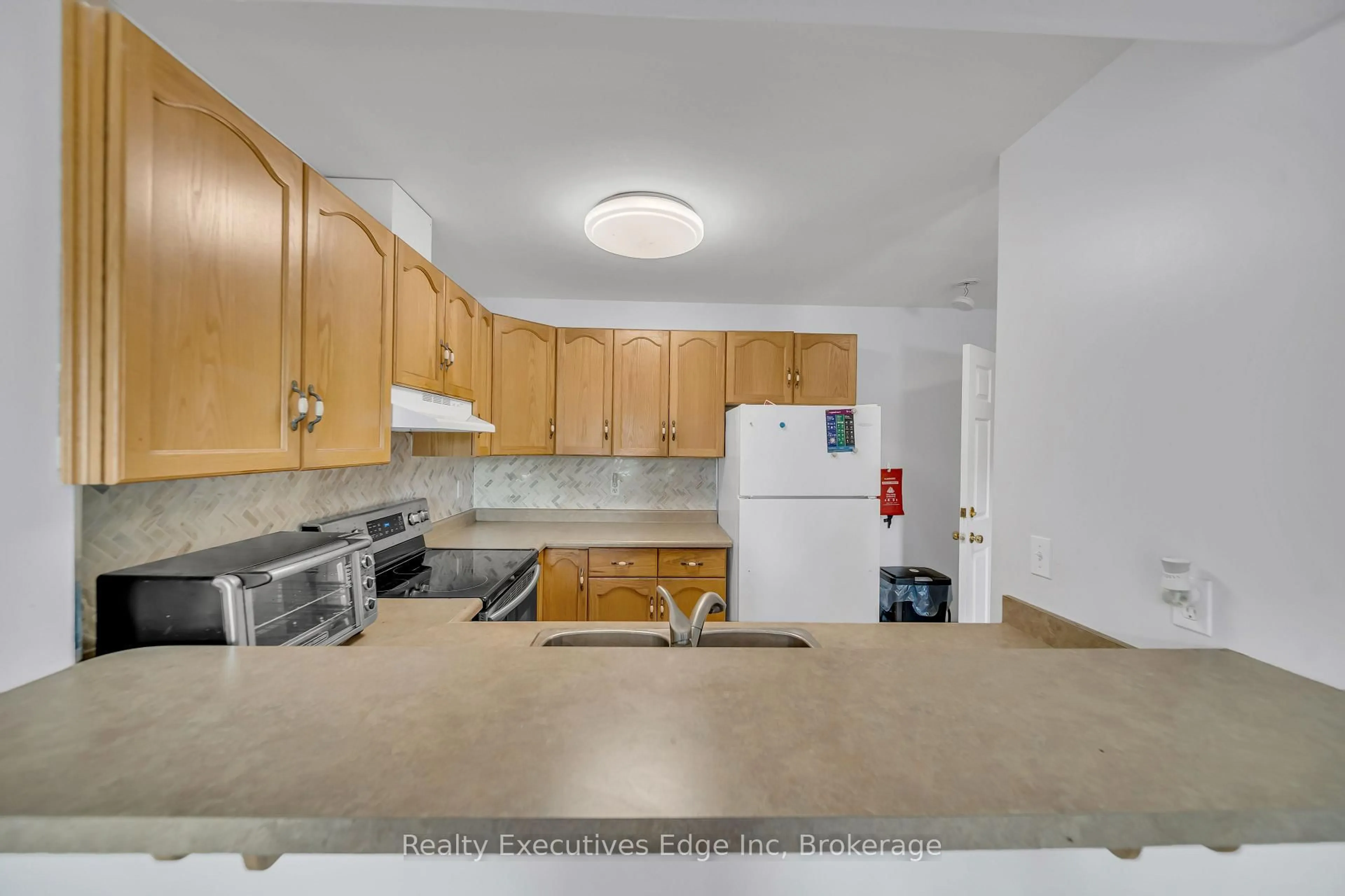 Standard kitchen, unknown for 142 York Rd #5, Guelph Ontario N1E 3E9