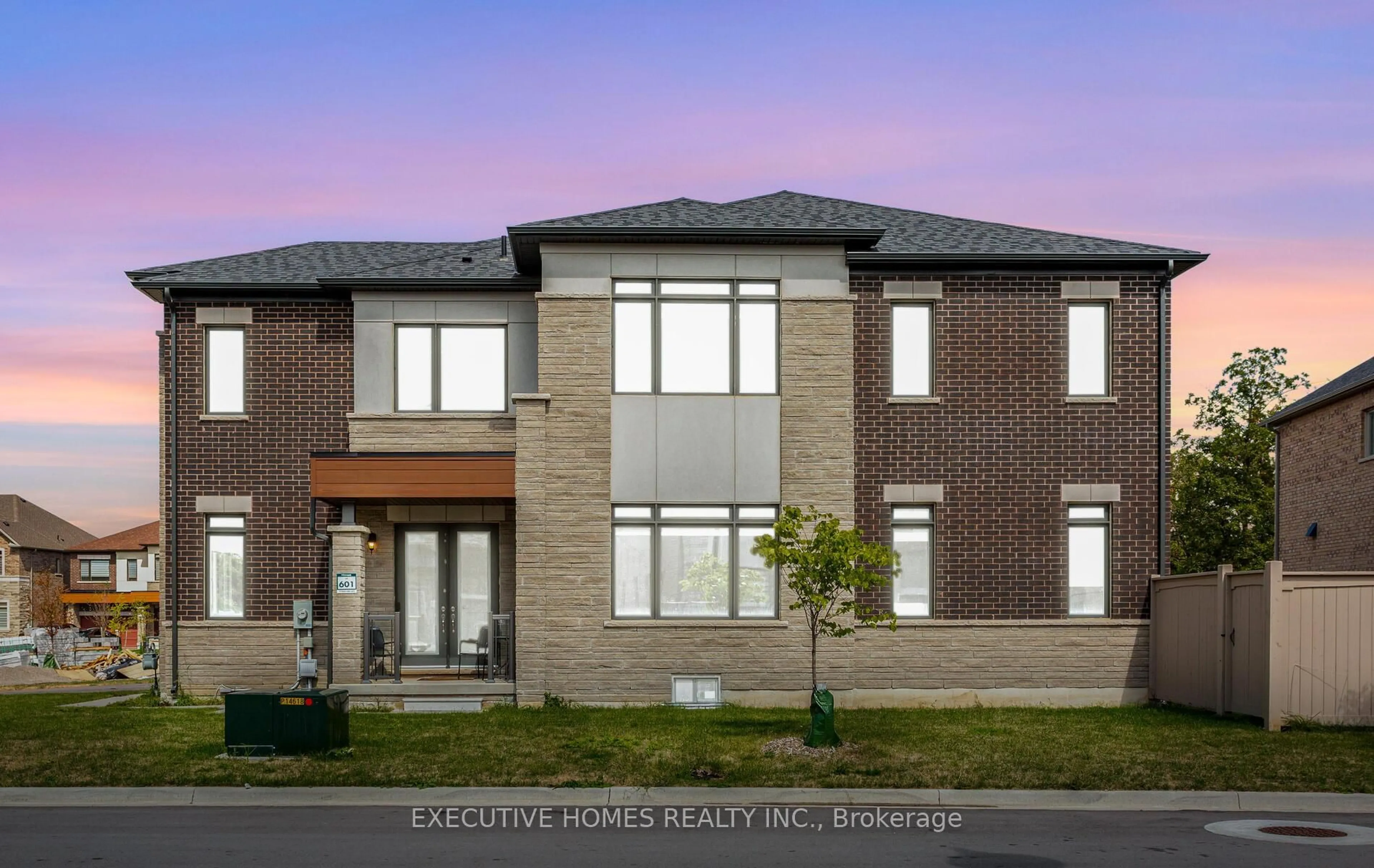 Home with brick exterior material, street for 77 Pond View Gate, Hamilton Ontario L8B 2A1