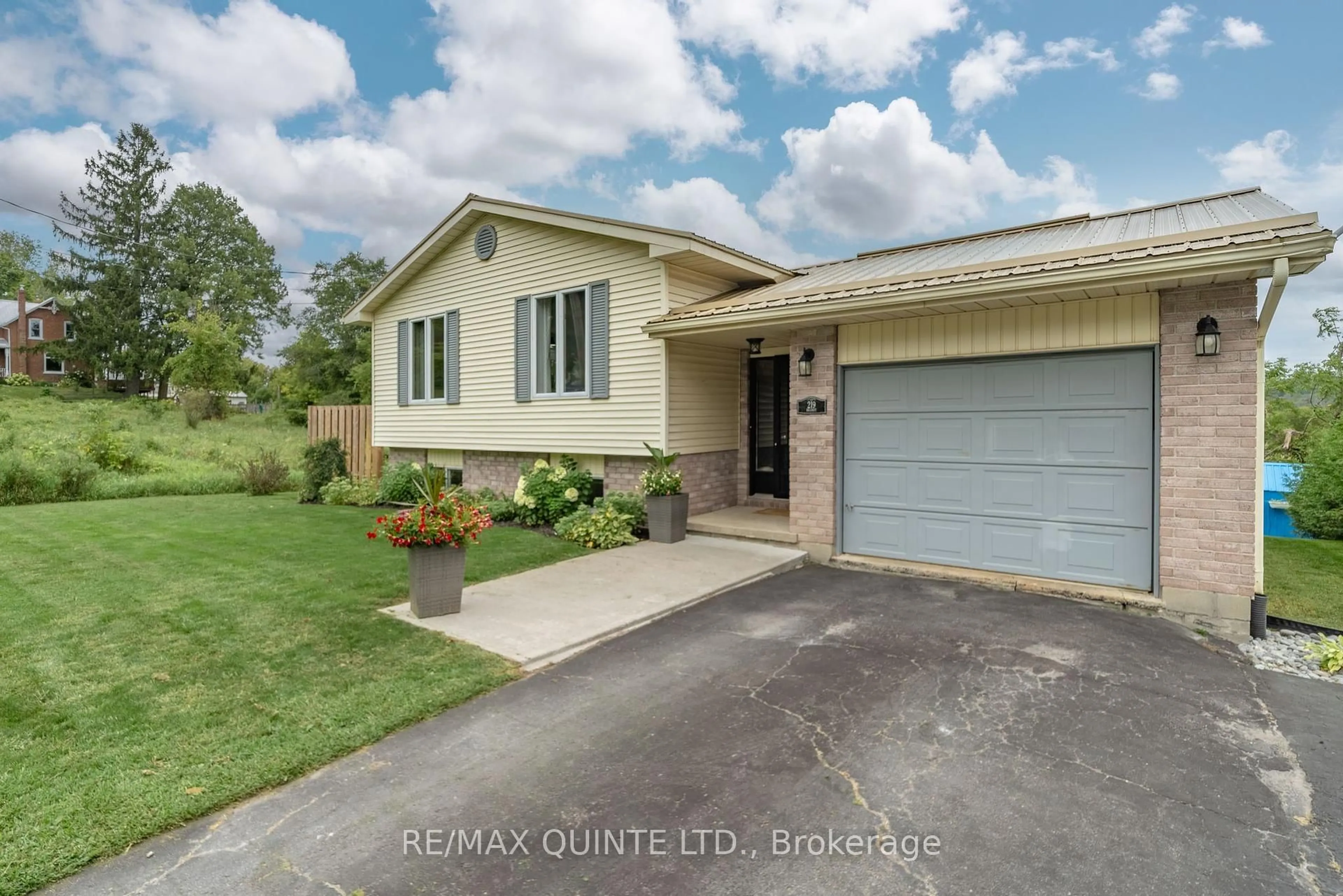 Home with vinyl exterior material, street for 219 William St, Stirling Ontario K0K 3E0