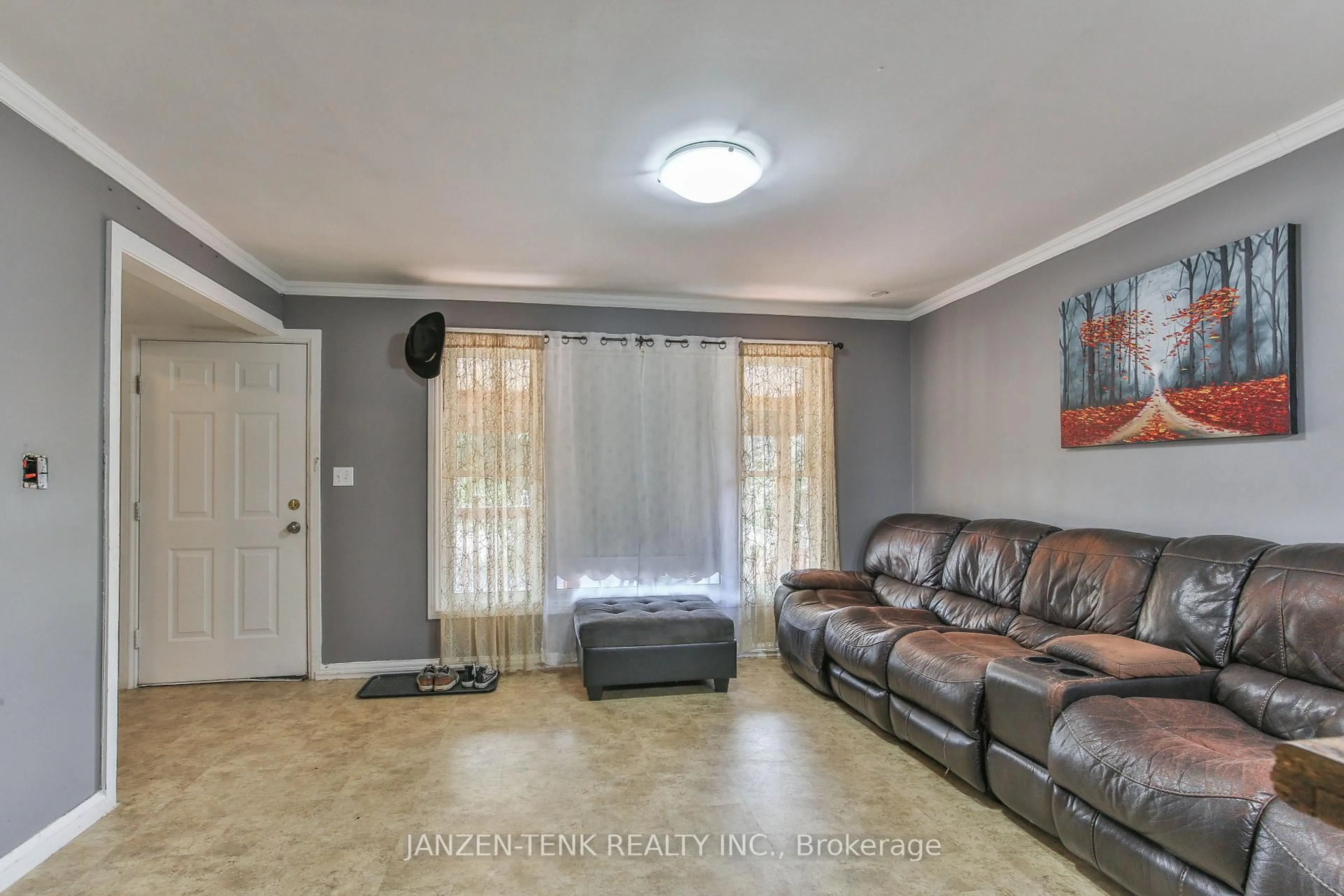 Living room with furniture, unknown for 13 Norfolk County Road 21 St, Norfolk Ontario N0E 1G0