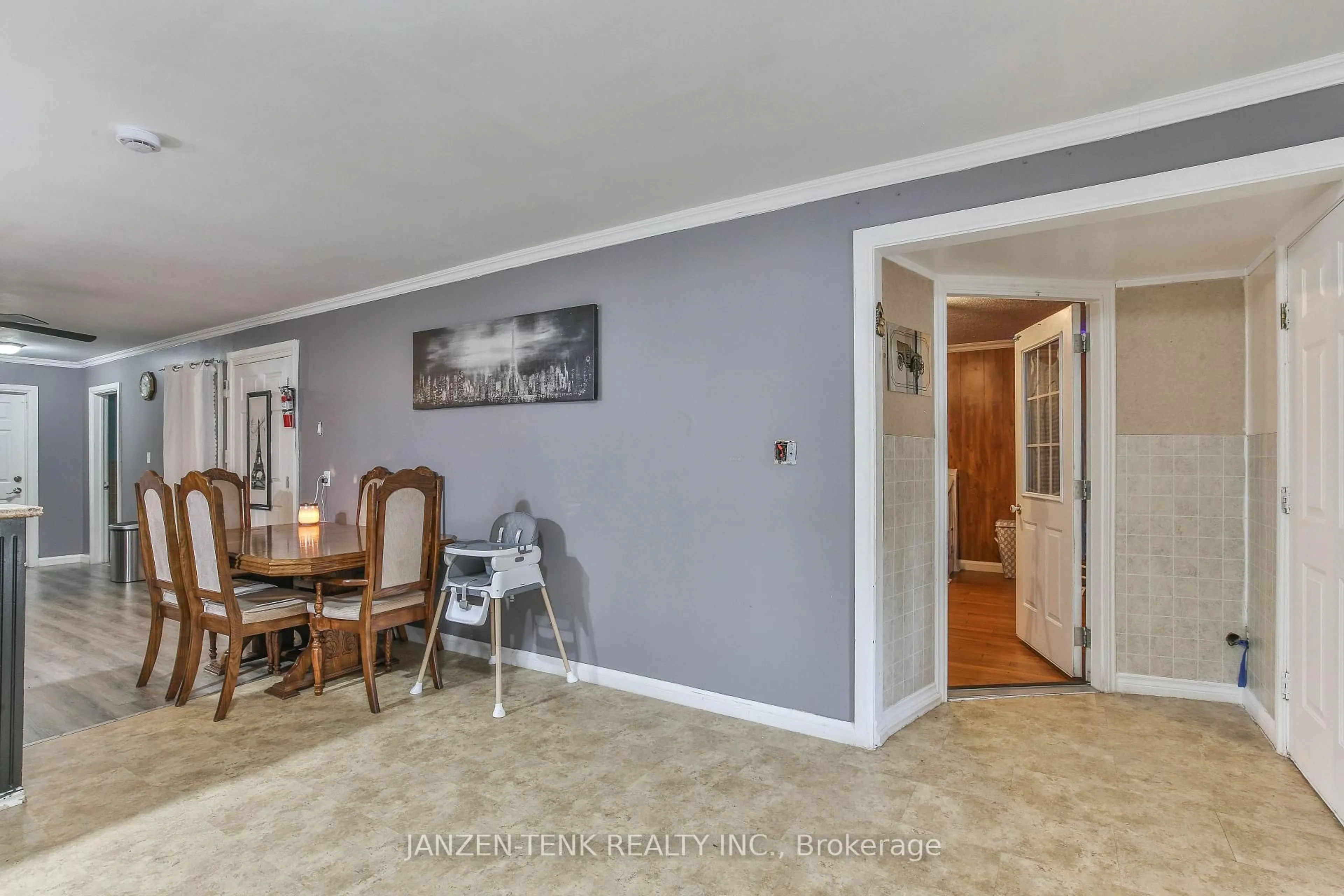 Unknown for 13 Norfolk County Road 21 St, Norfolk Ontario N0E 1G0