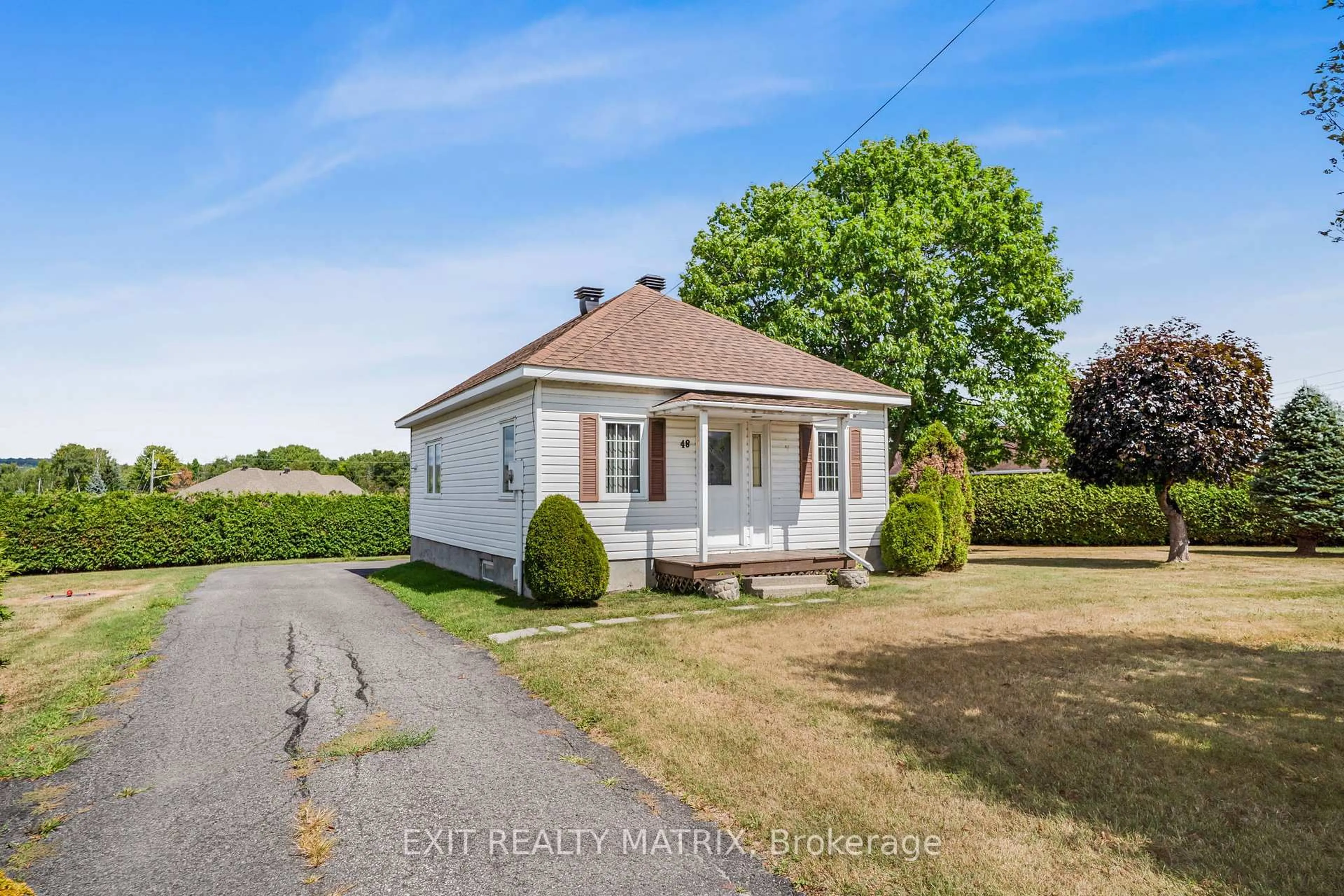 A pic from outside/outdoor area/front of a property/back of a property/a pic from drone, street for 48 Front Rd, Champlain Ontario K0B 1K0