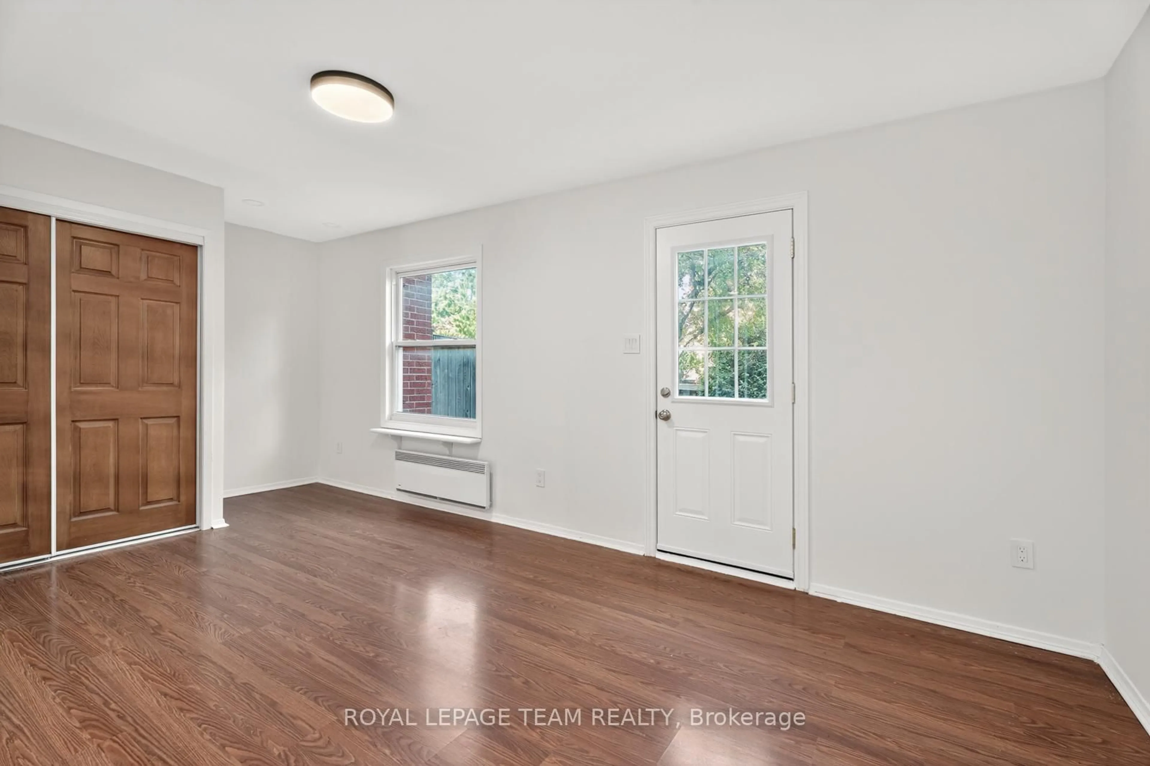 A pic of a room for 9 Moorside Private, Ottawa Ontario K2C 3P4